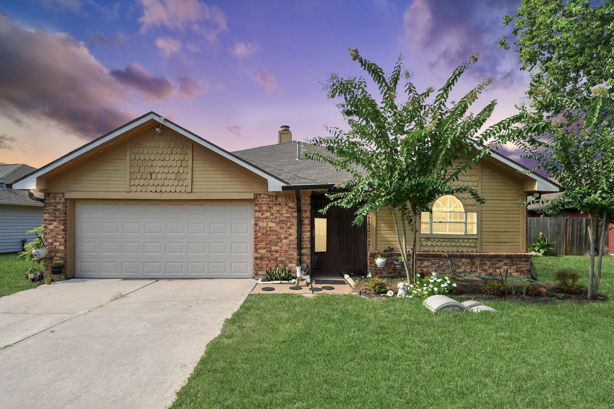 2455 Edgedale Drive Property Photo 1