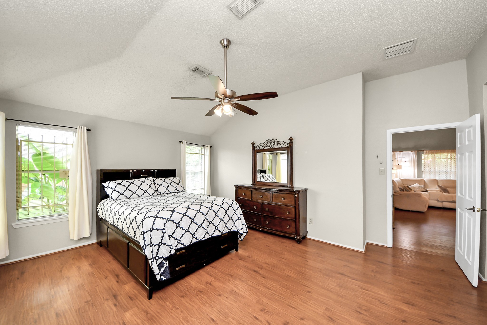 2455 Edgedale Drive Property Photo 26