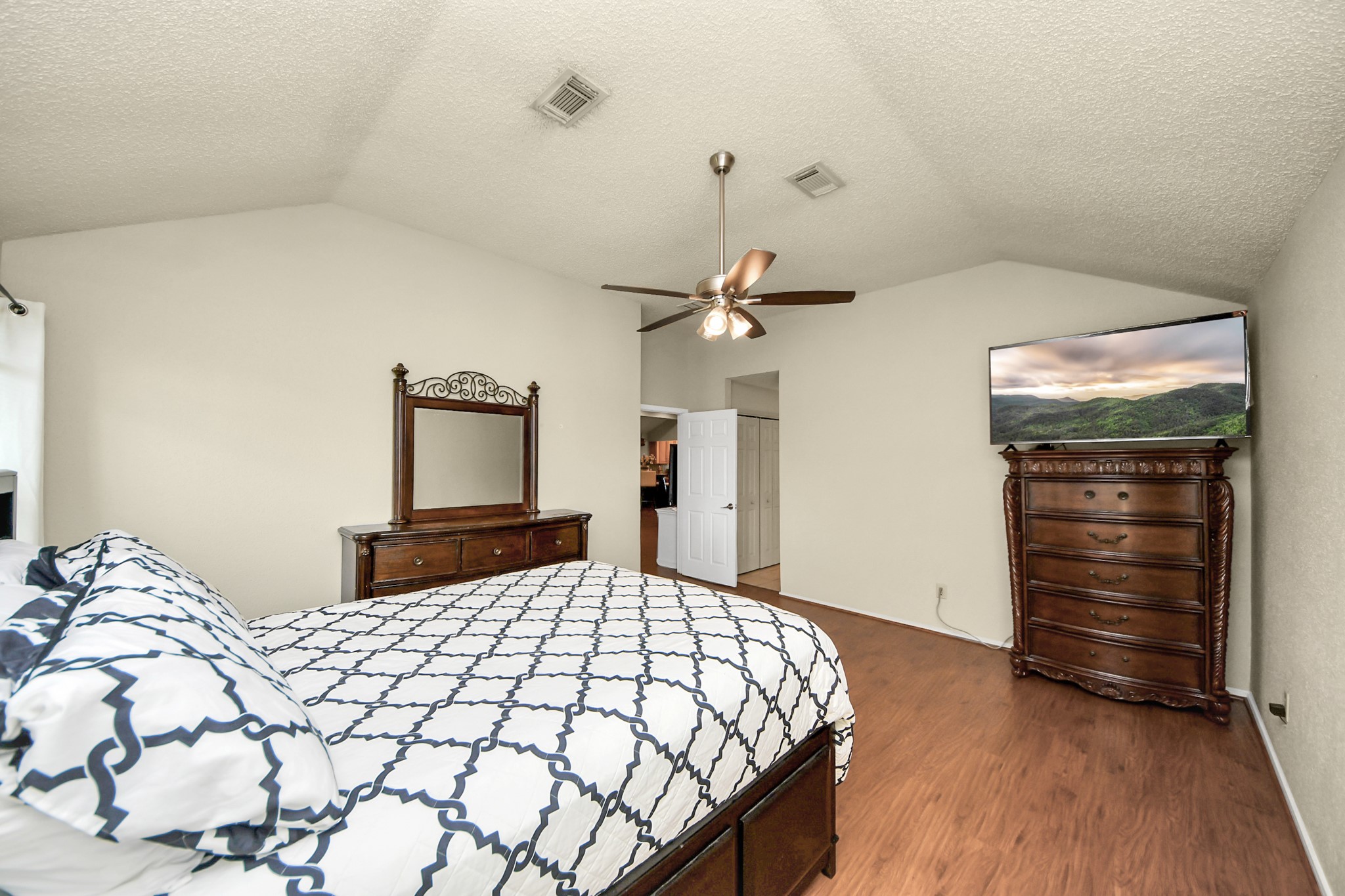 2455 Edgedale Drive Property Photo 27