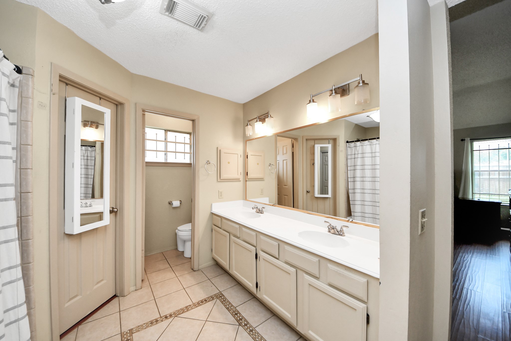 2455 Edgedale Drive Property Photo 29