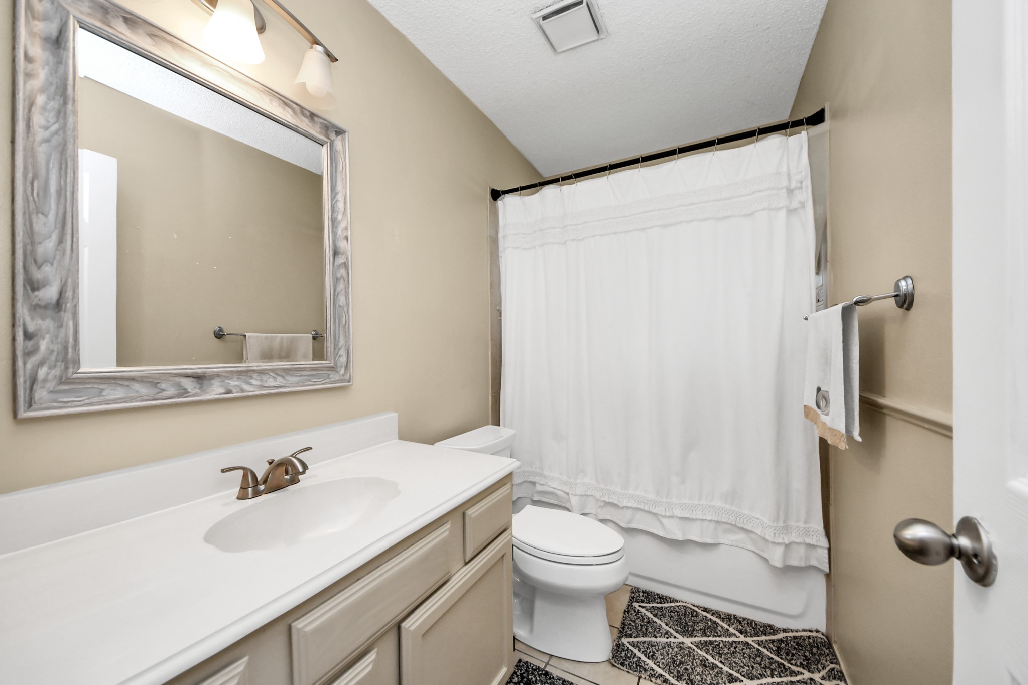 2455 Edgedale Drive Property Photo 34