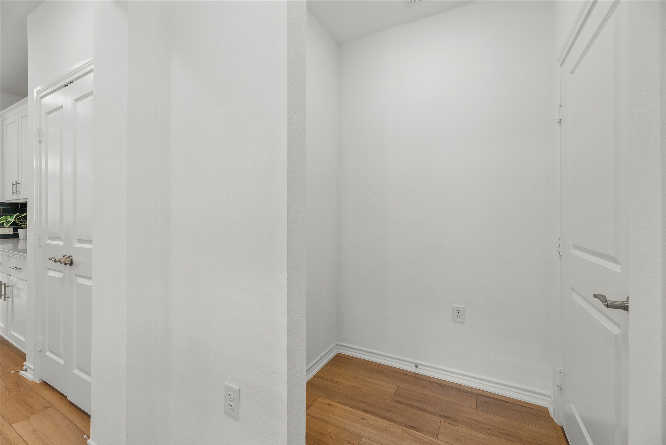 7831 Rolling Stone Drive Property Photo 6