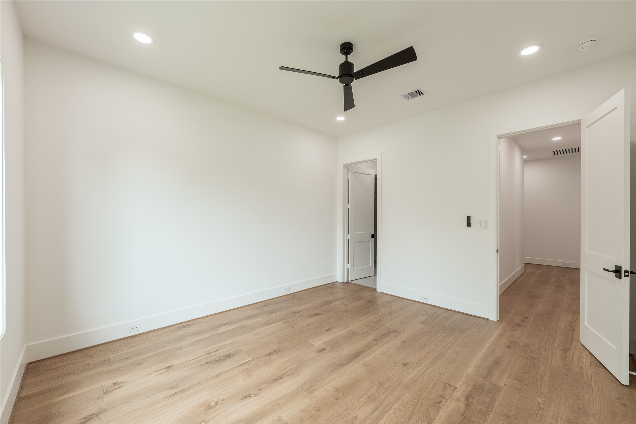 7006 Schiller Street Property Photo 40