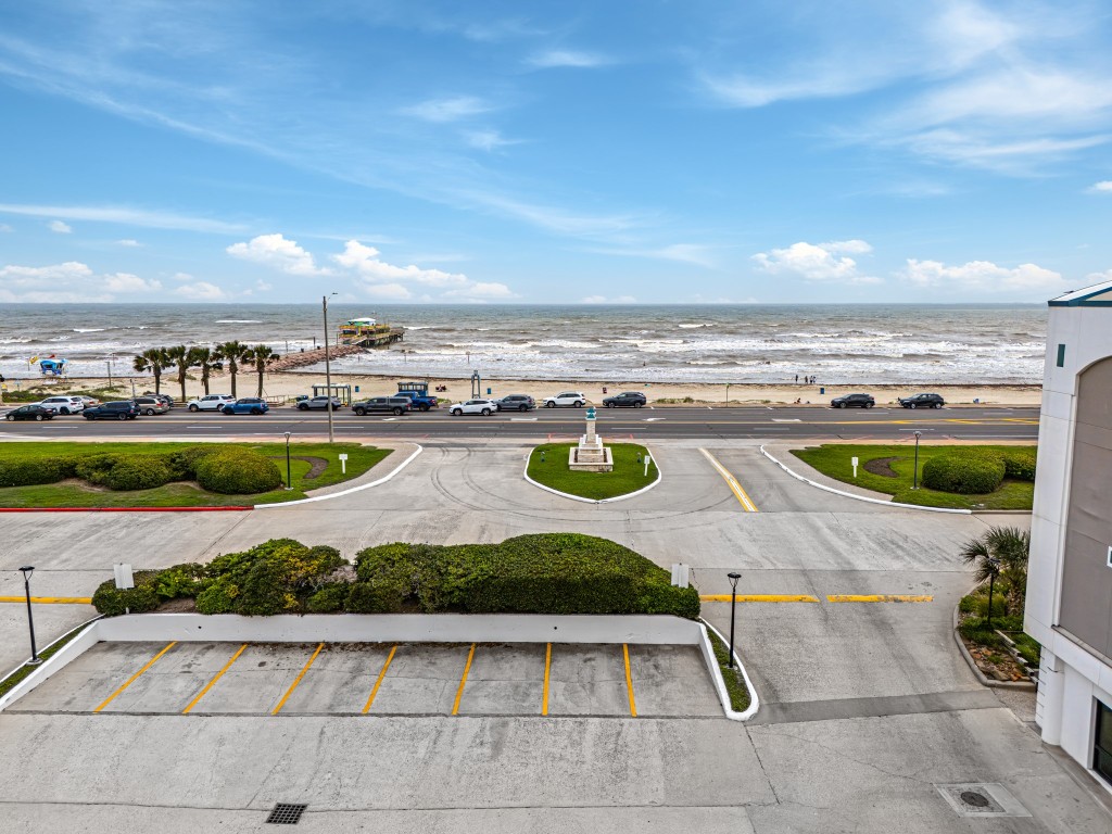 6102 Seawall Boulevard 183 Property Photo 4