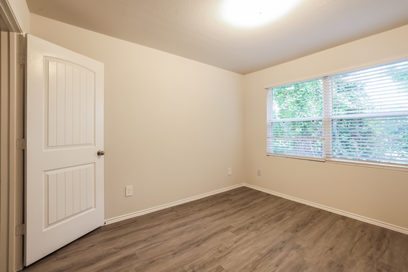 21419 Illae Way Property Photo 6