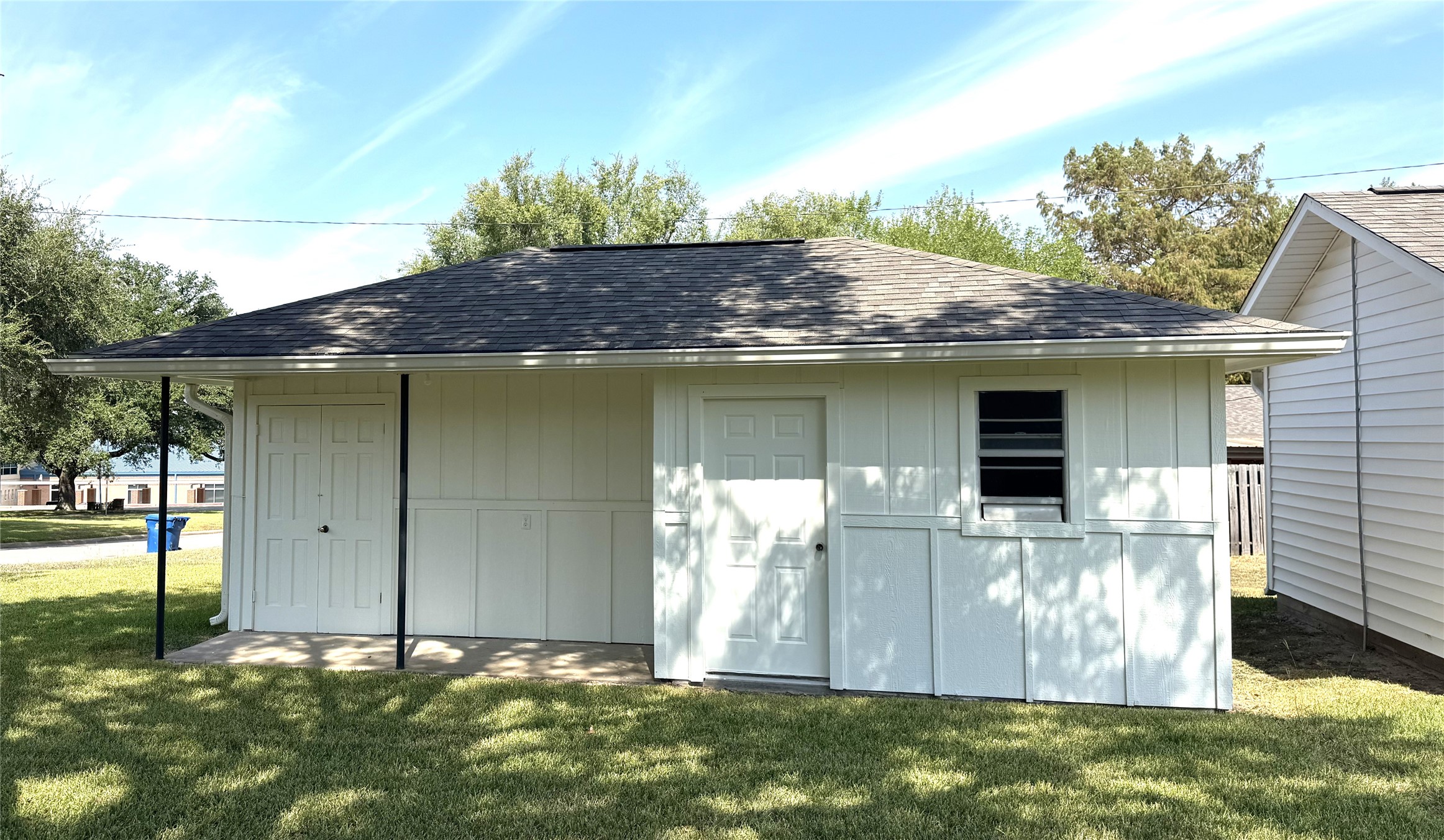 1505 Everitt Street Property Photo 4