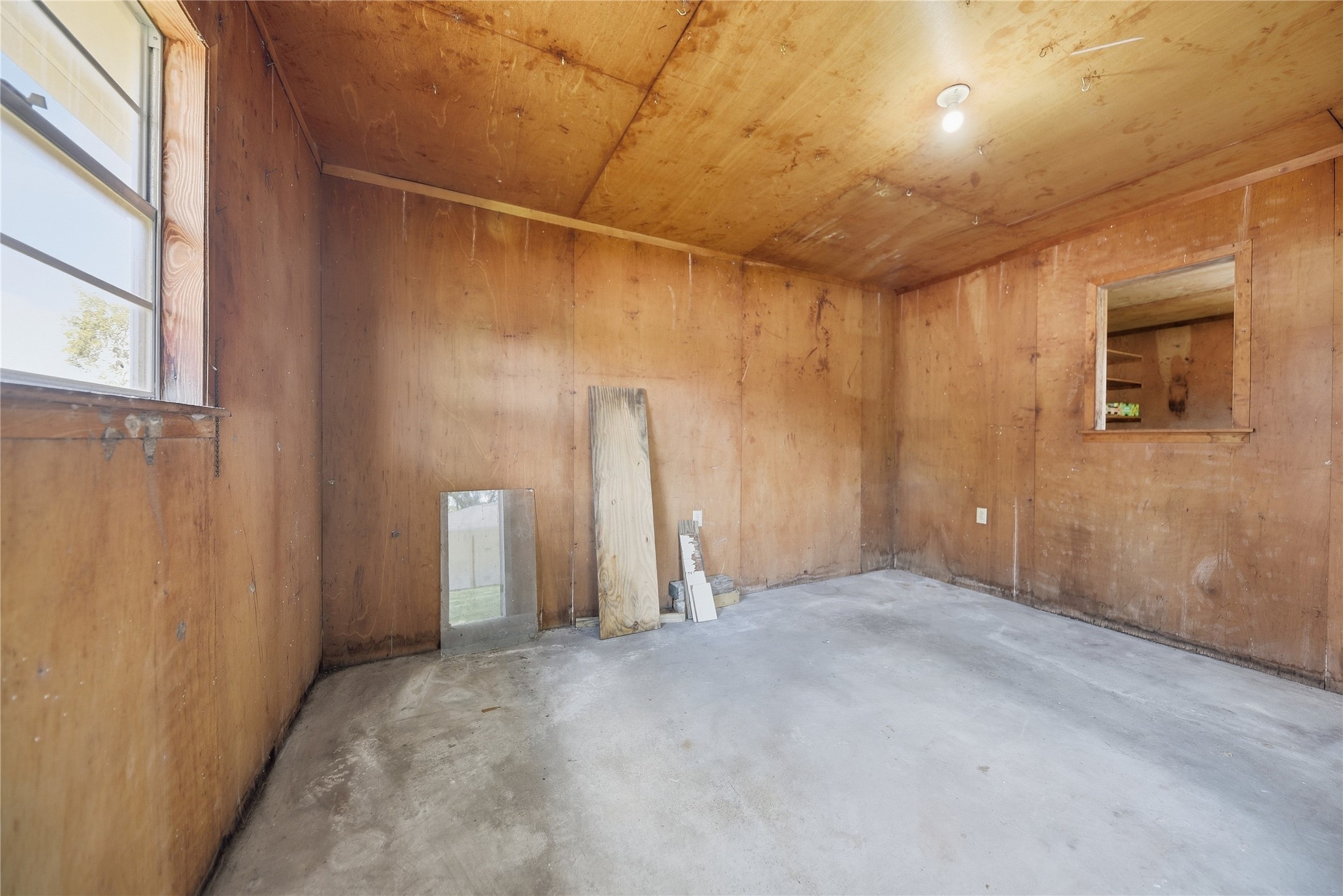 1505 Everitt Street Property Photo 8