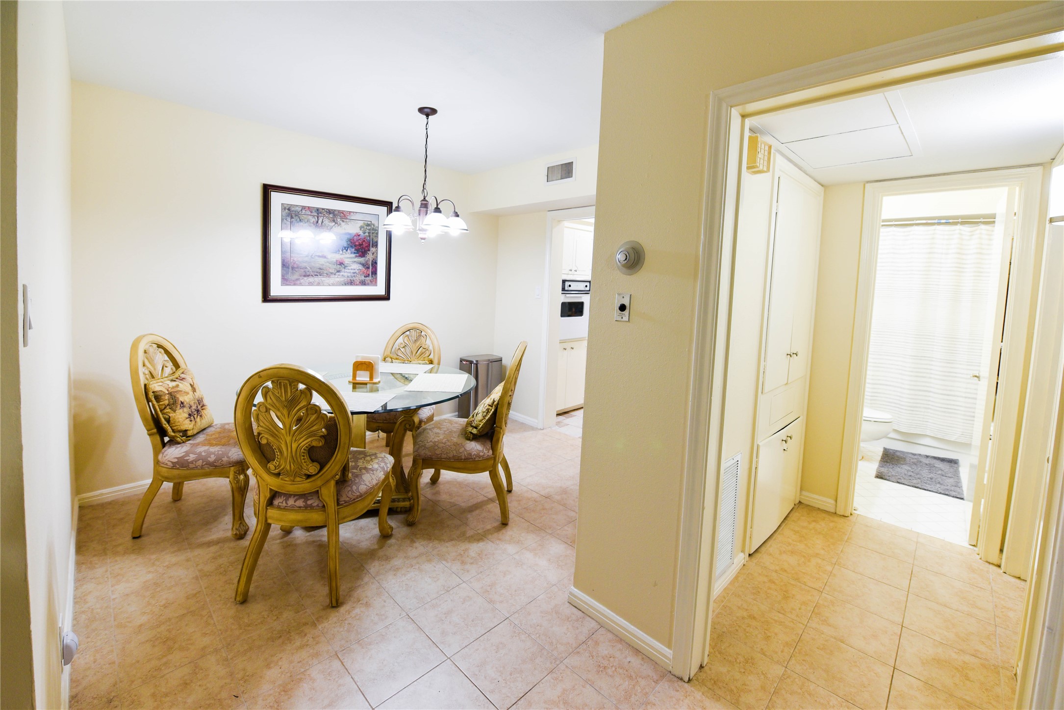 2601 Bellefontaine Street C111 Property Photo 6