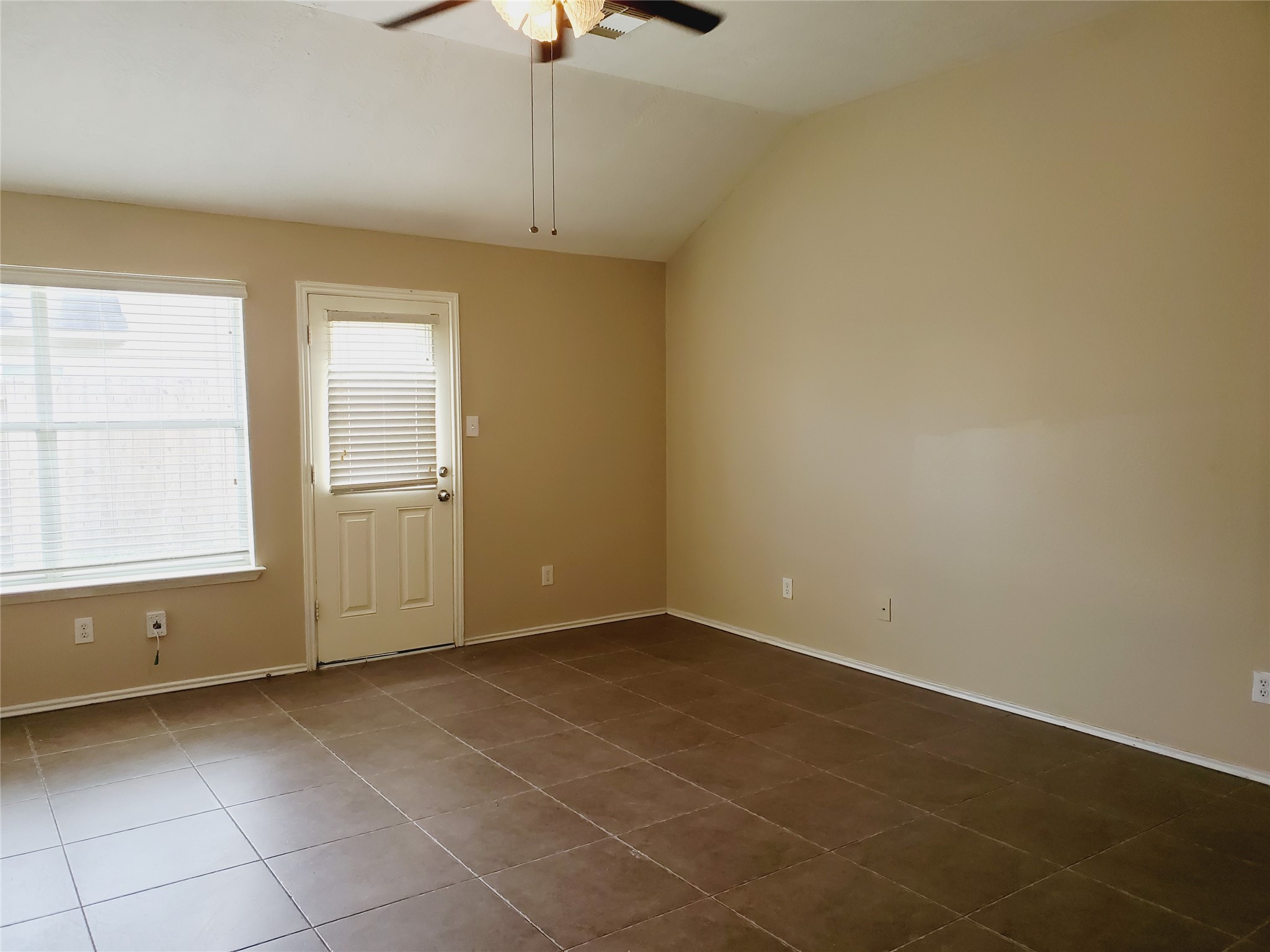 2659 Daryns Landing Drive Property Photo 9
