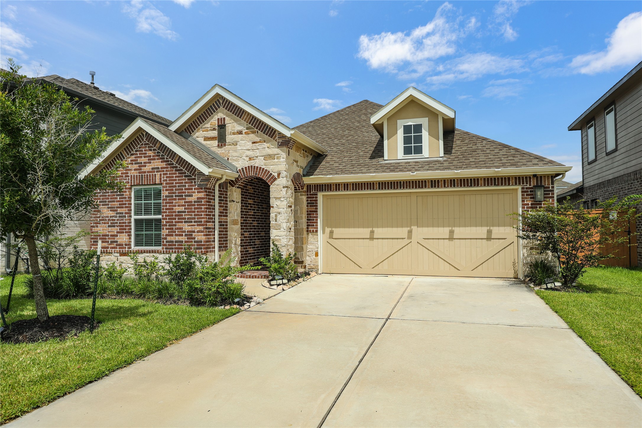 15014 Wiltshire Castle Ln Property Photo 1