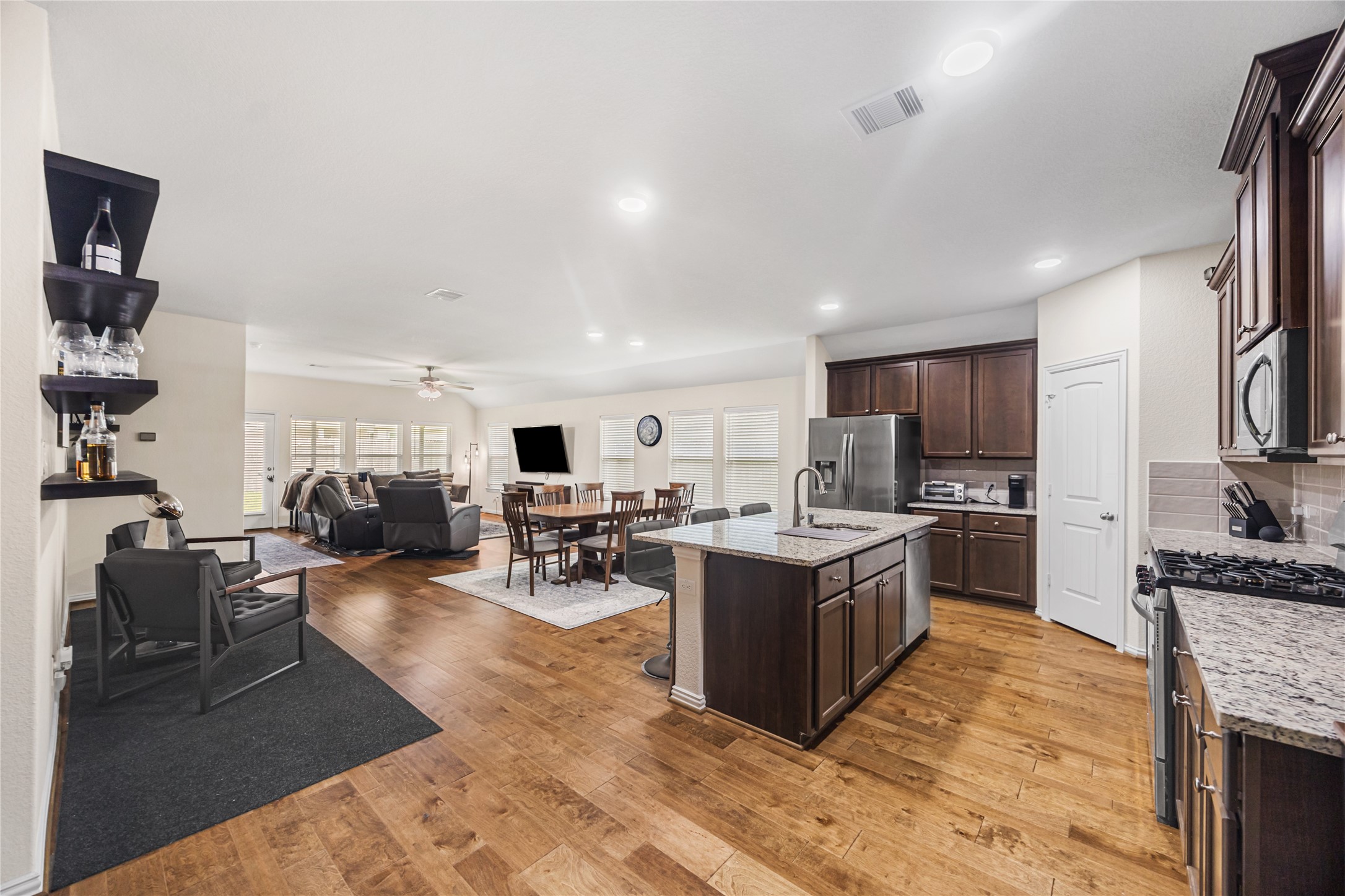 15014 Wiltshire Castle Ln Property Photo 5