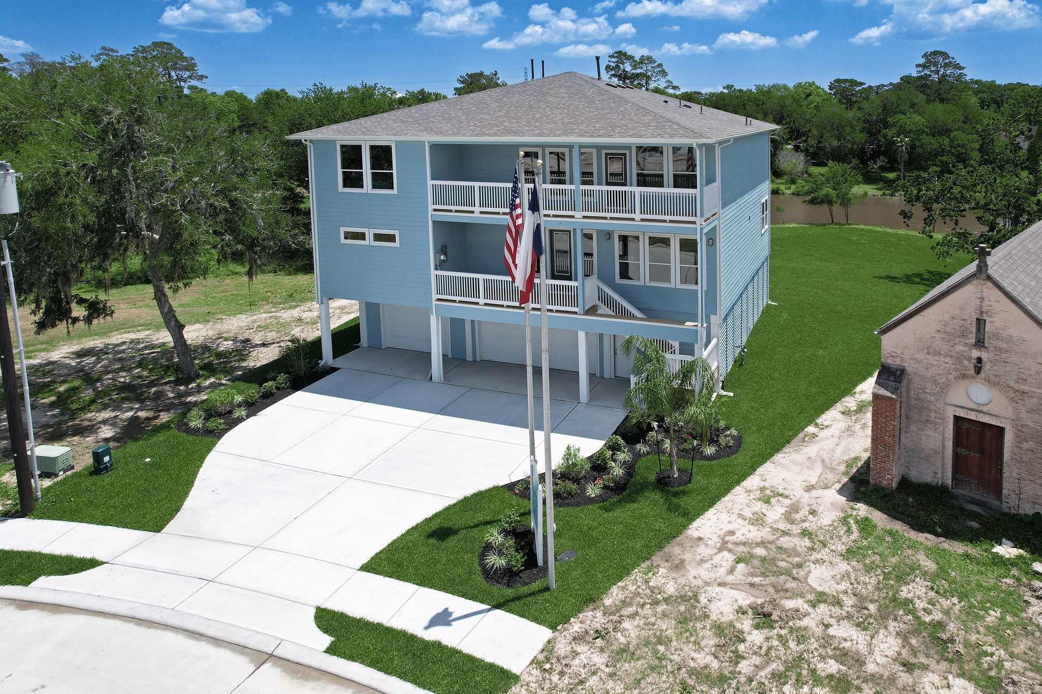 3921 Peacock Isle Drive Property Photo