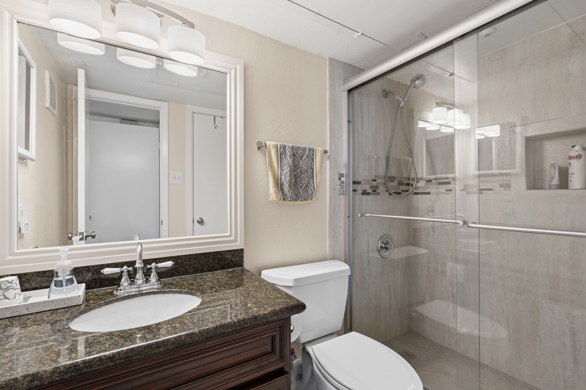 2425 Augusta Drive 23 Property Photo 13