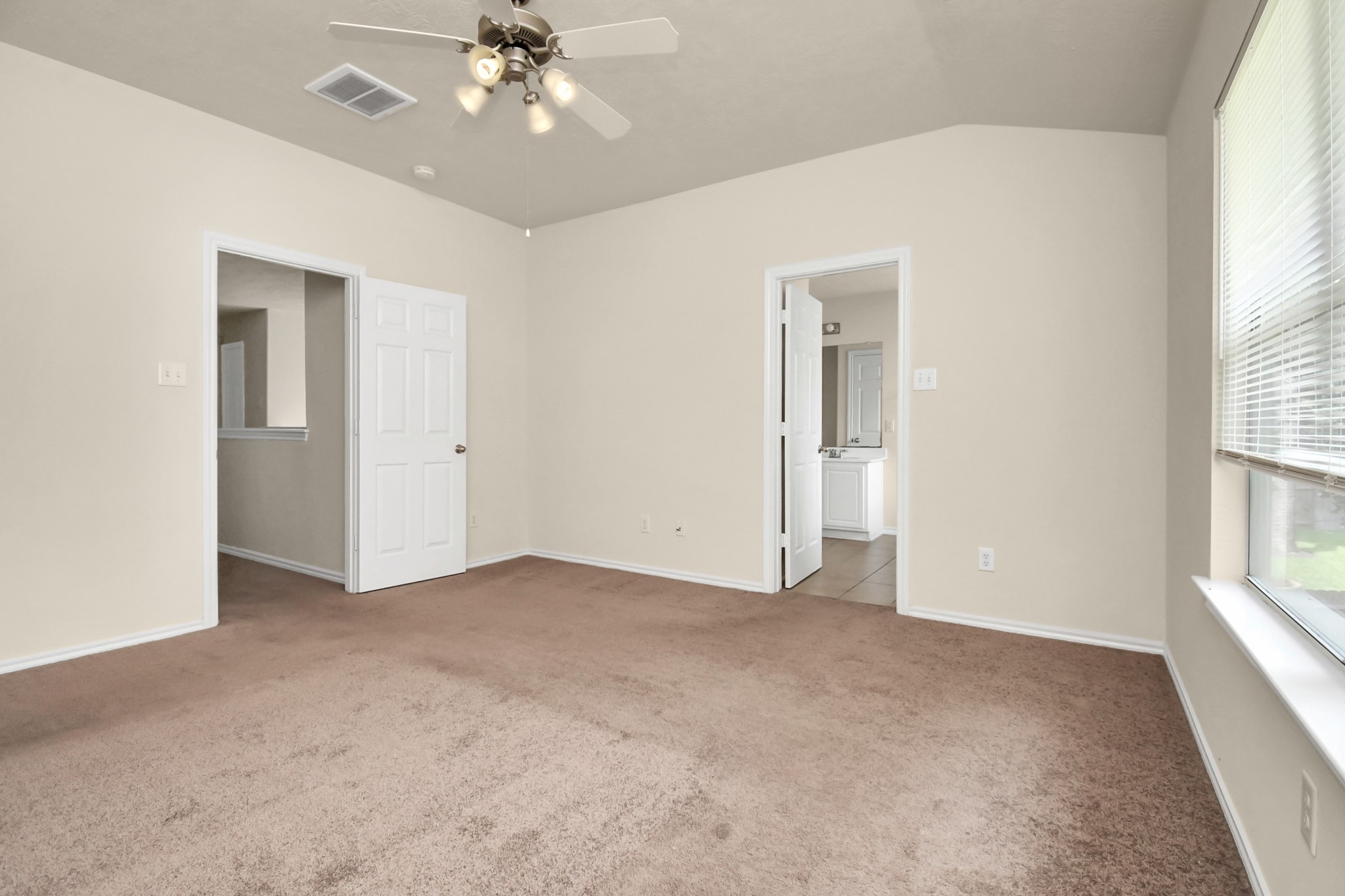 139 Benedict Canyon Loop Property Photo 11