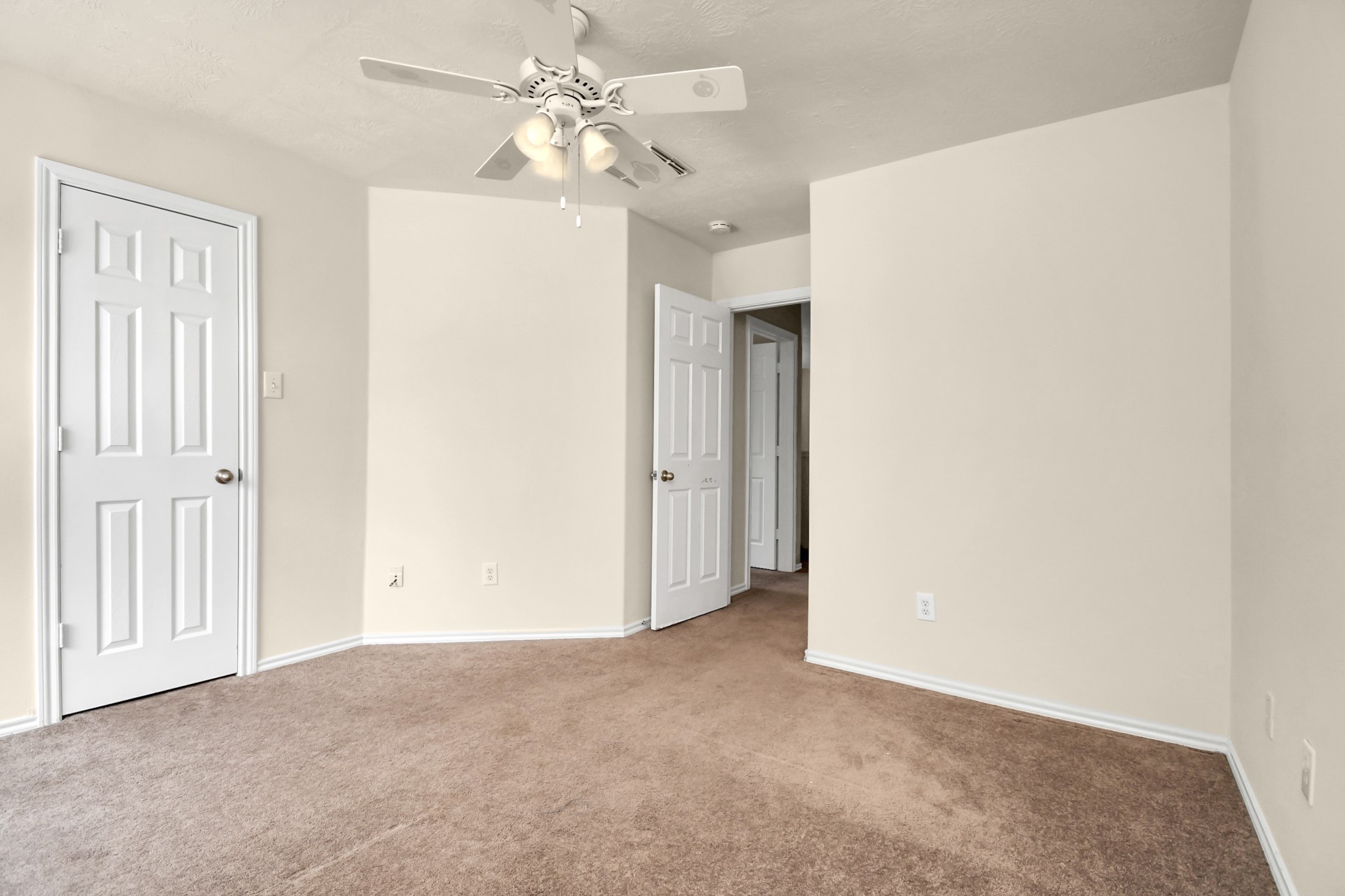 139 Benedict Canyon Loop Property Photo 16