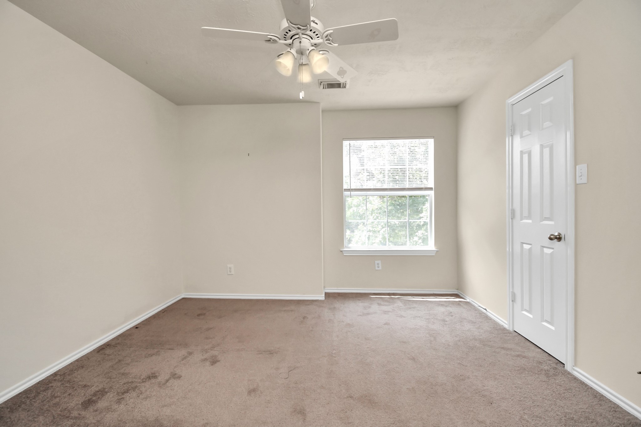 139 Benedict Canyon Loop Property Photo 17