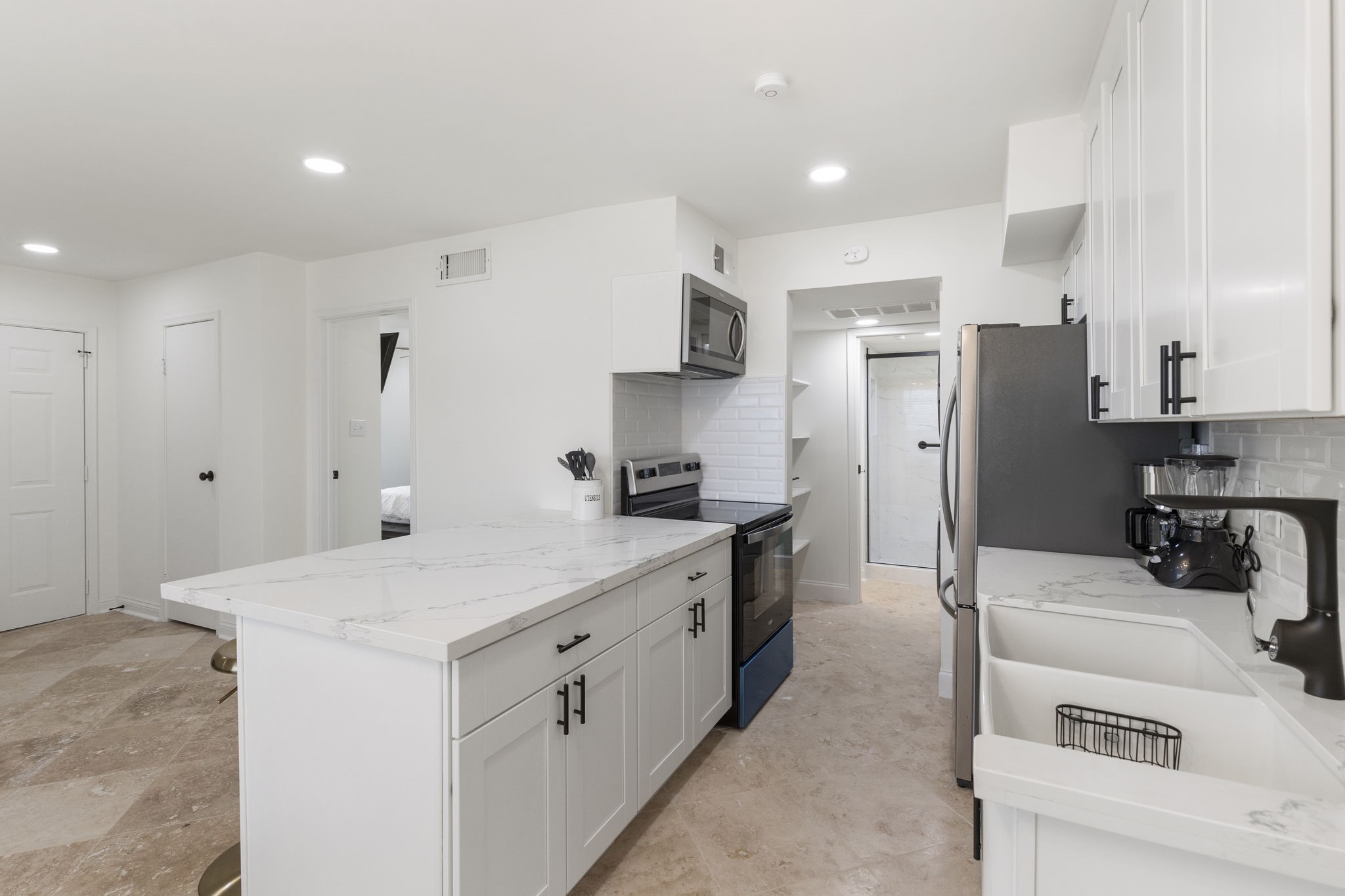 2750 Holly Hall Street 1111 Property Photo 8