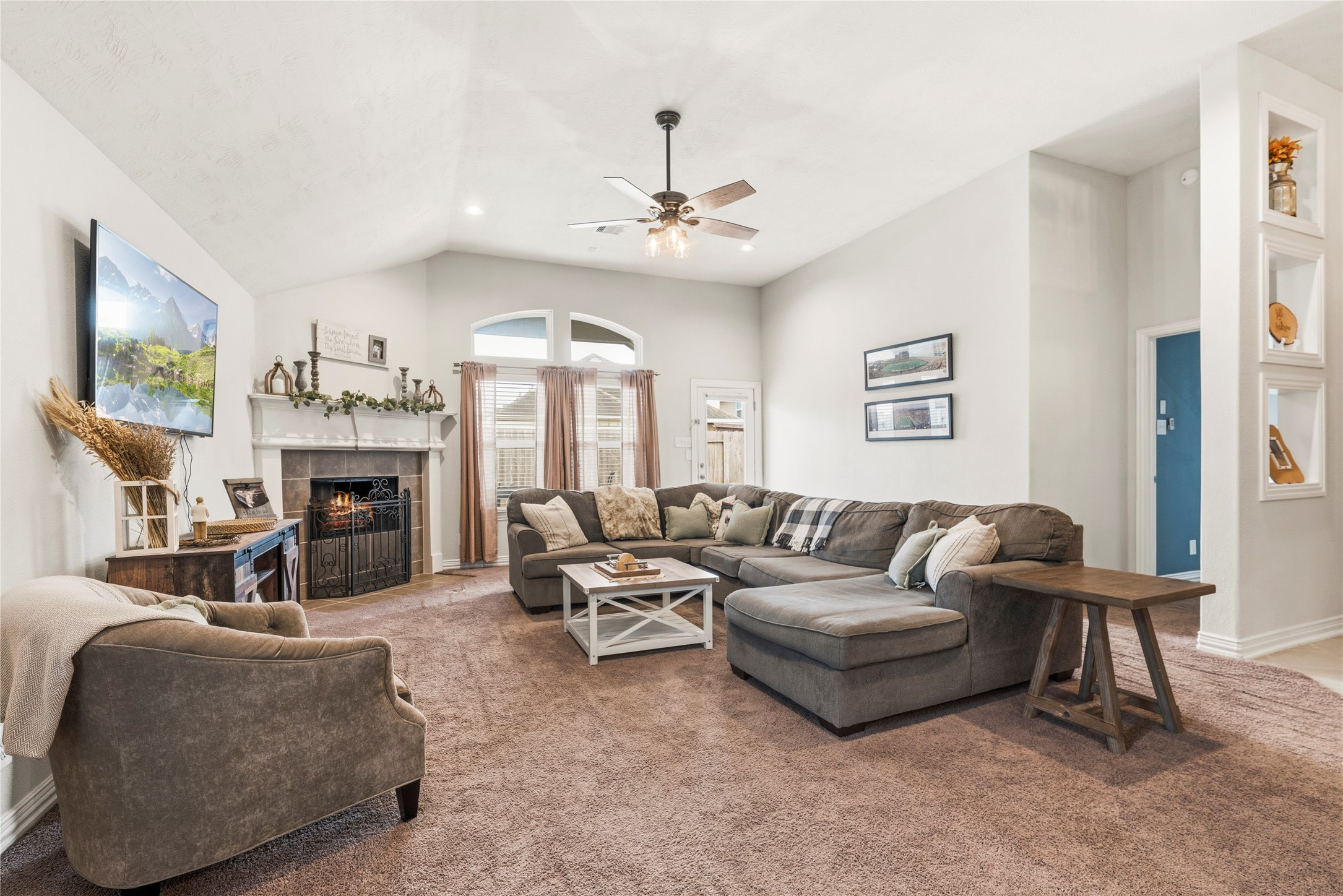 16014 Mark Crest Drive Property Photo 7
