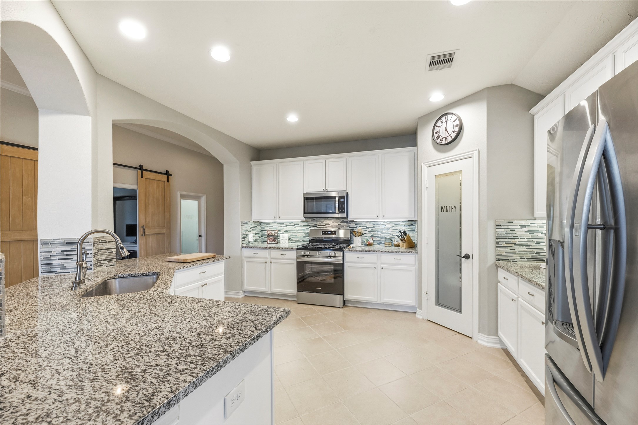 16014 Mark Crest Drive Property Photo 9