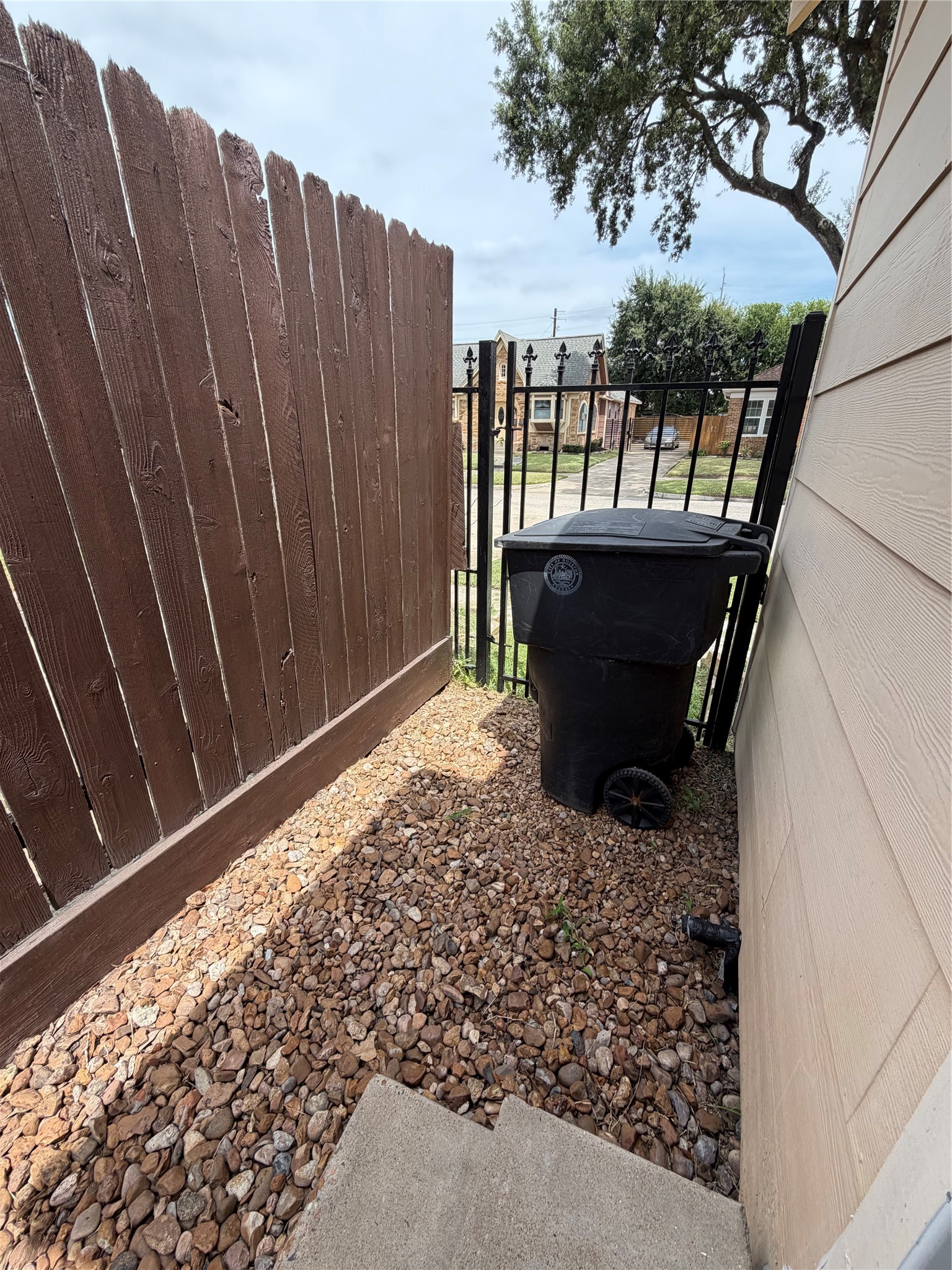 2908 Wentworth Street A Property Photo 17