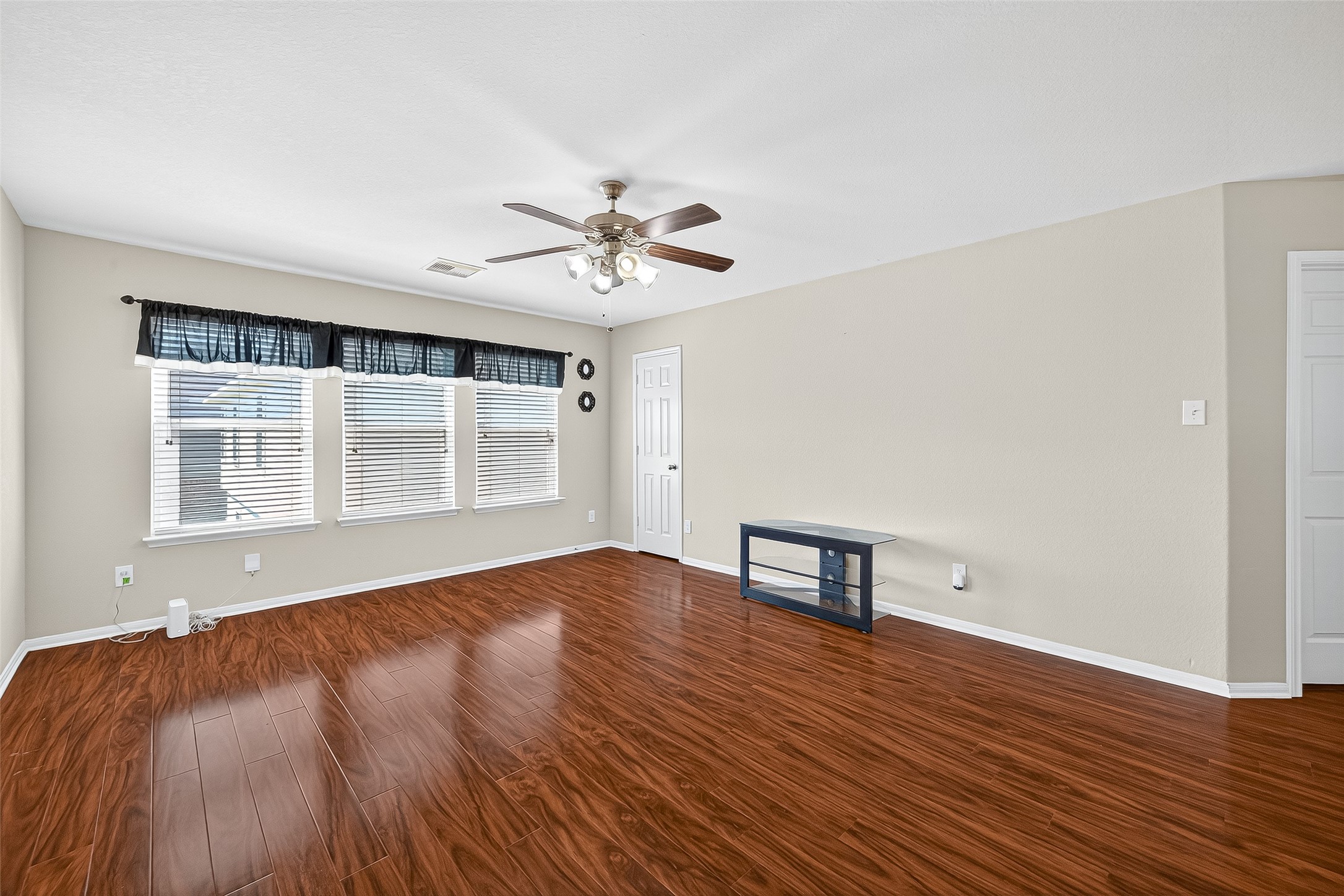 4826 Gingham Check Court Property Photo 12