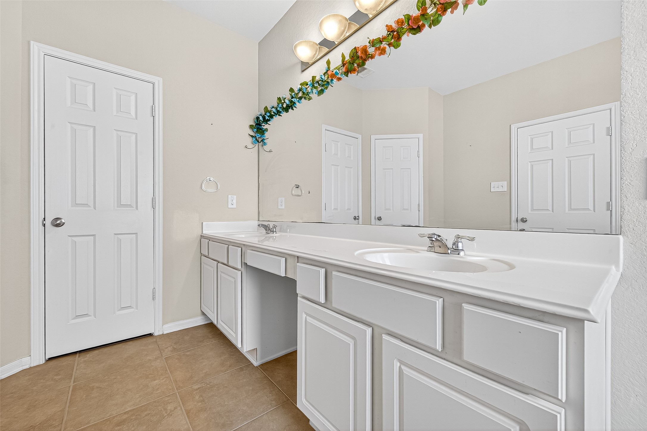 4826 Gingham Check Court Property Photo 14