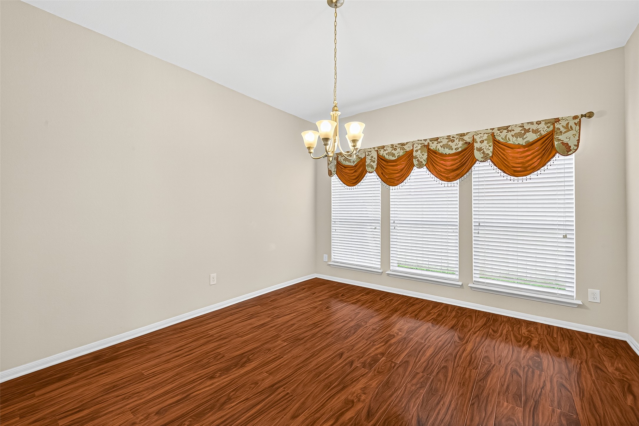 4826 Gingham Check Court Property Photo 34