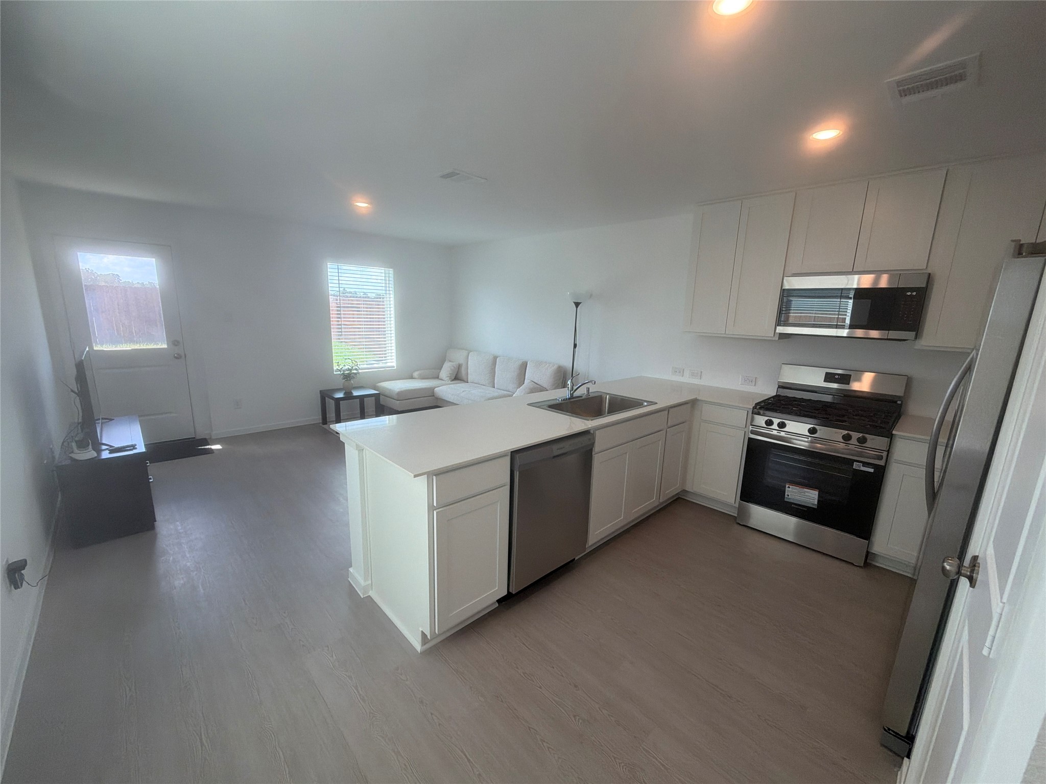 930 Pertuso Lane Property Photo 7