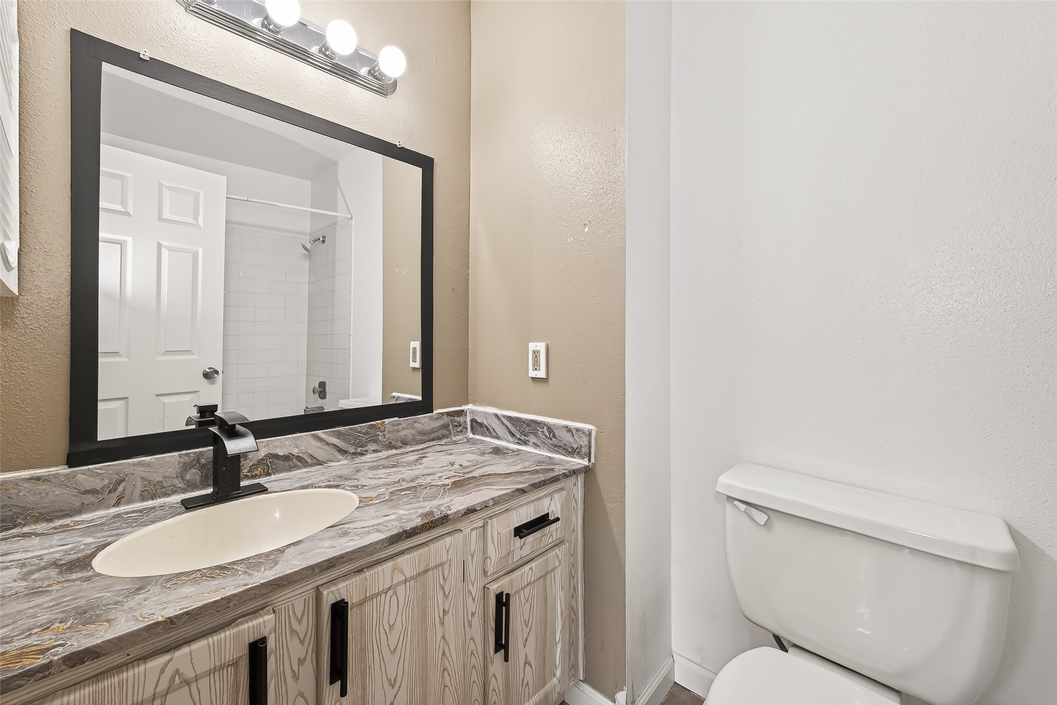1920 Augusta Drive 7 Property Photo 22