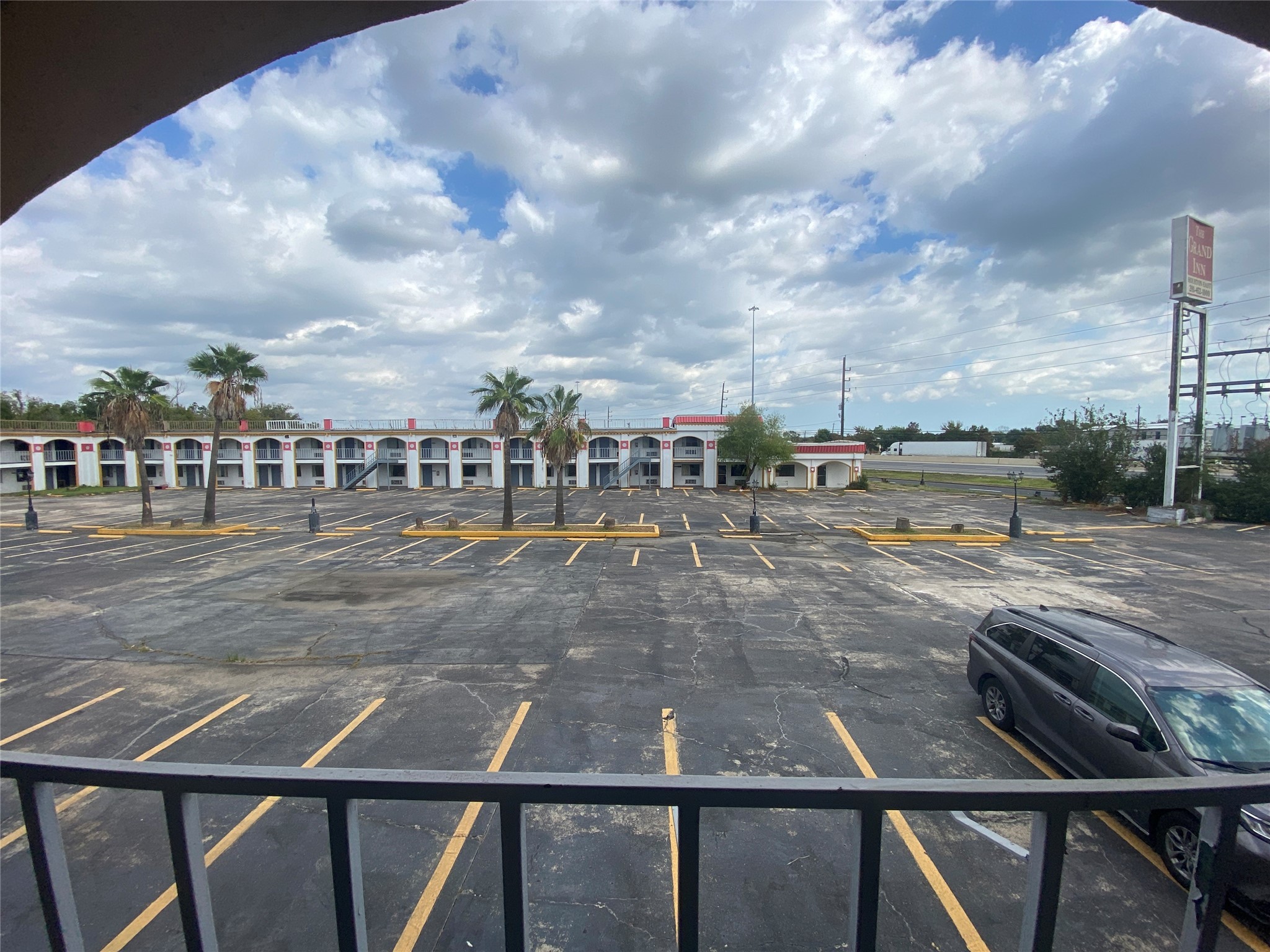15919 E Freeway Property Photo 2