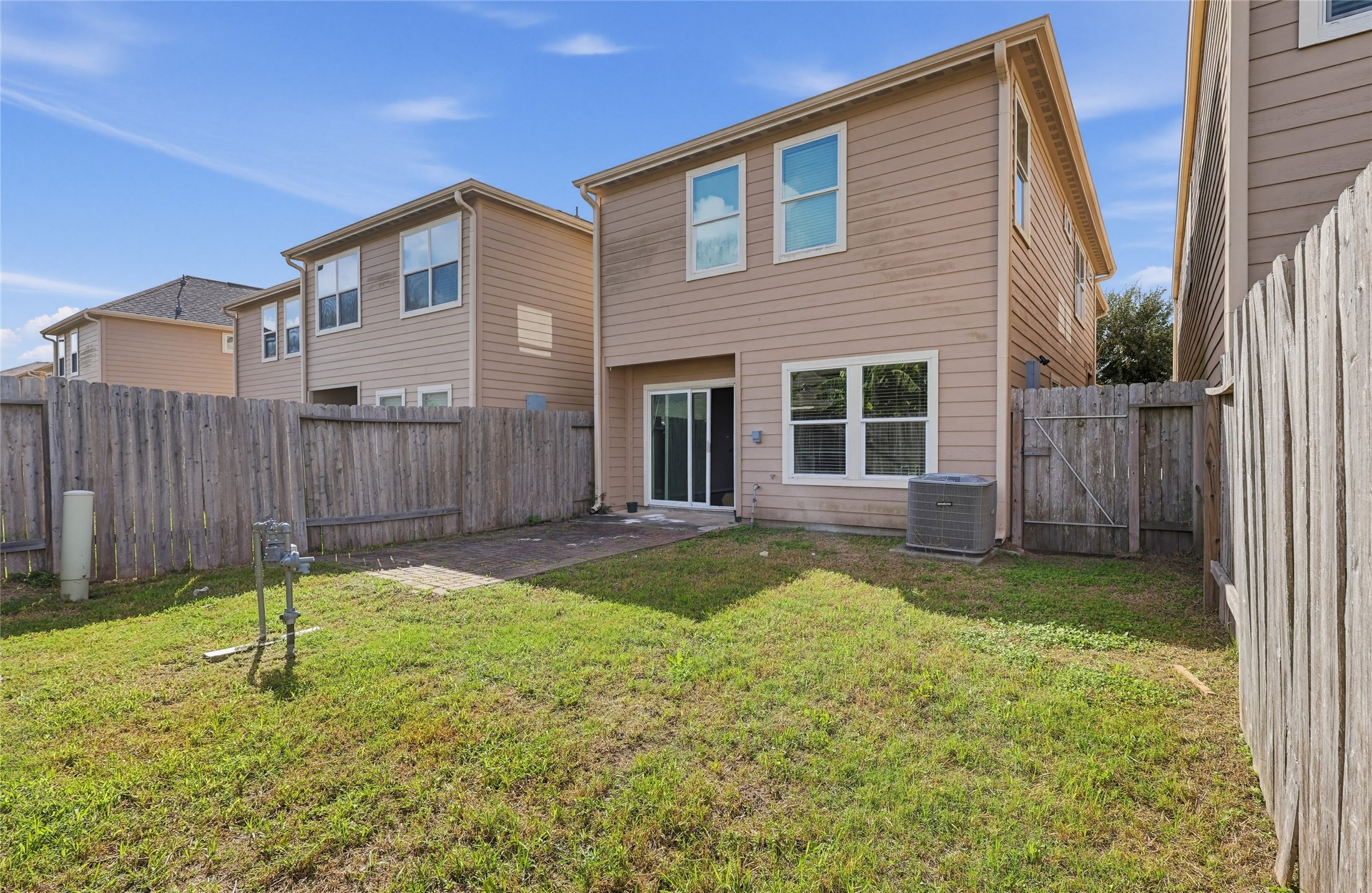 17132 Wilthorne Gardens Court Property Photo 2