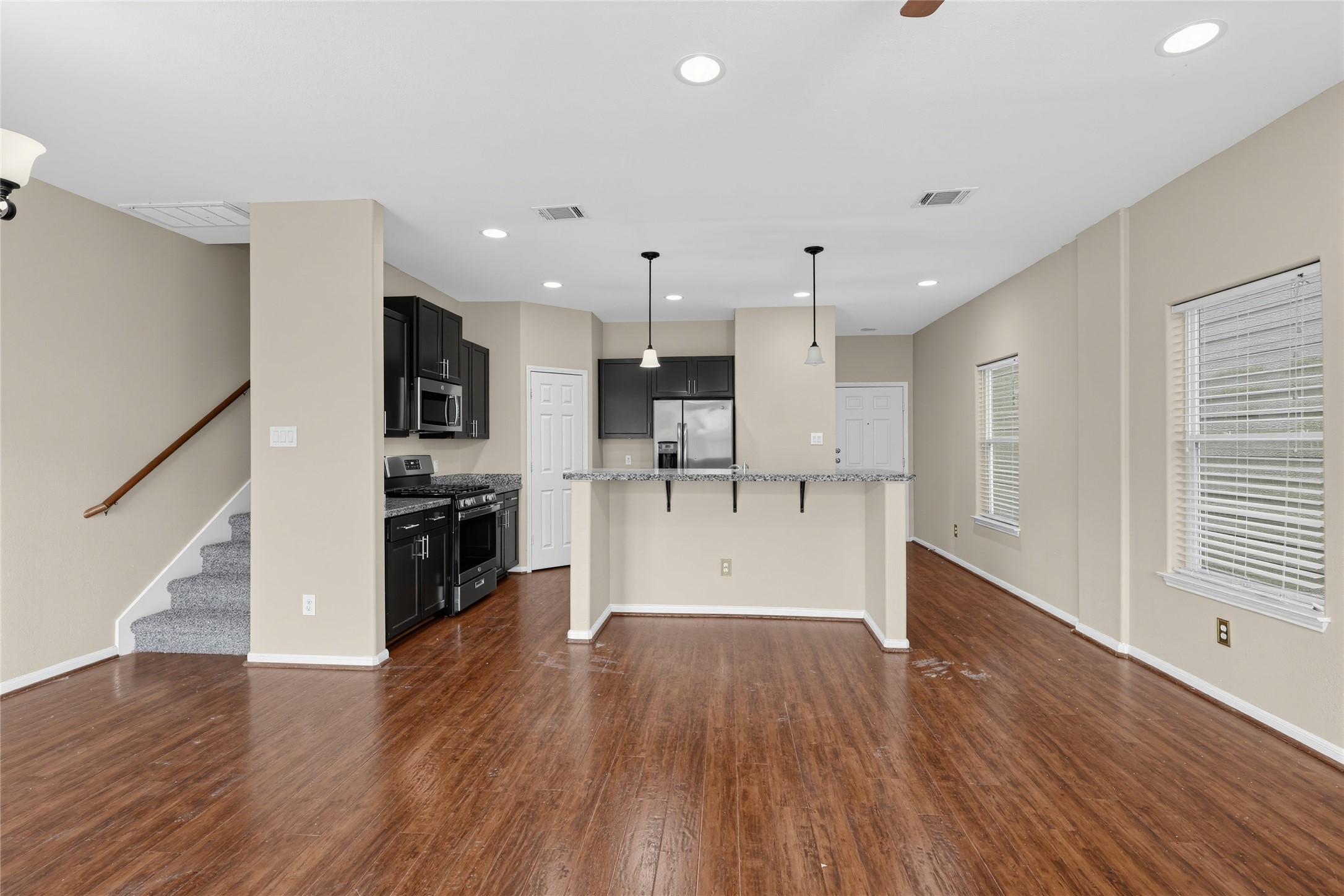 17132 Wilthorne Gardens Court Property Photo 4