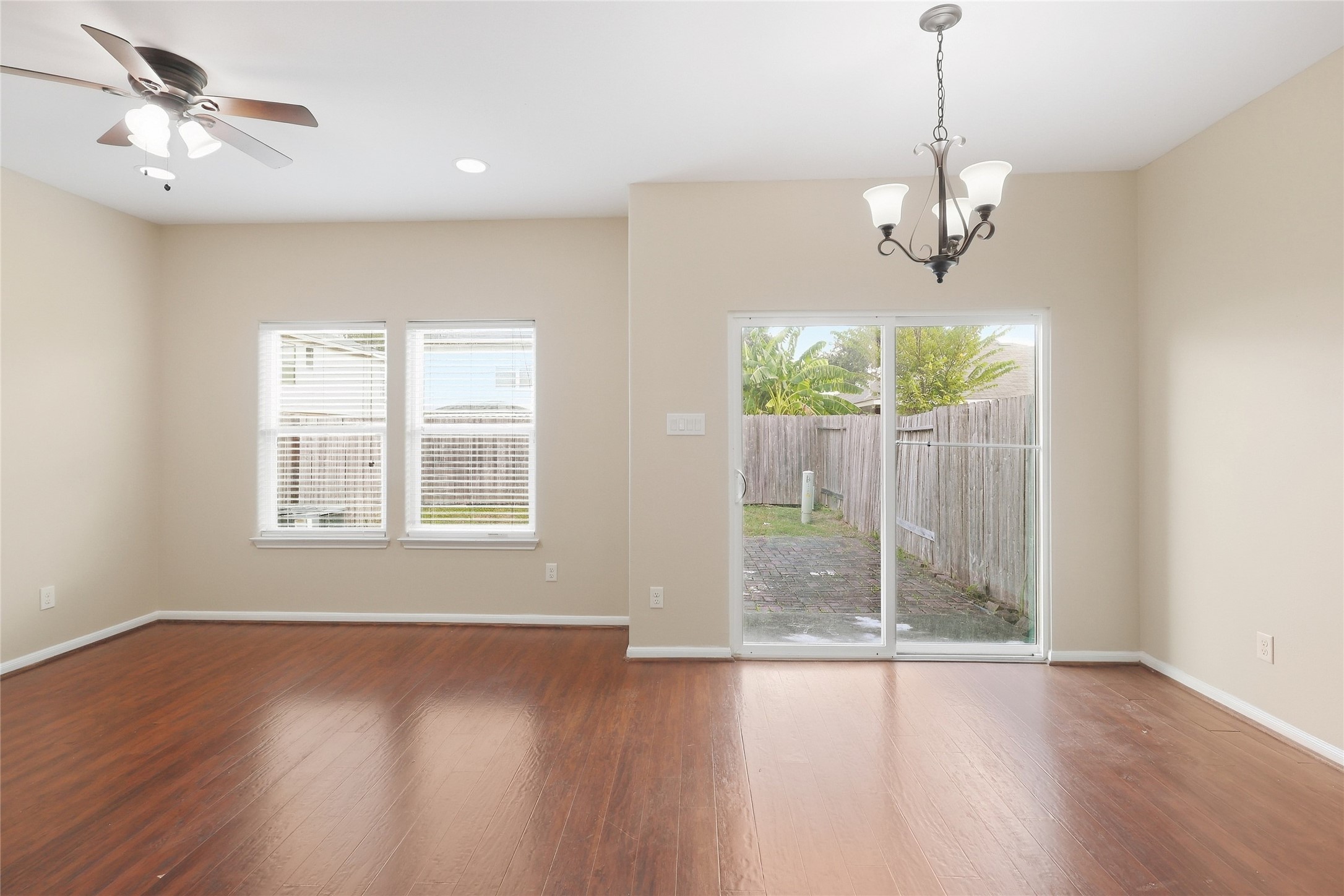 17132 Wilthorne Gardens Court Property Photo 7