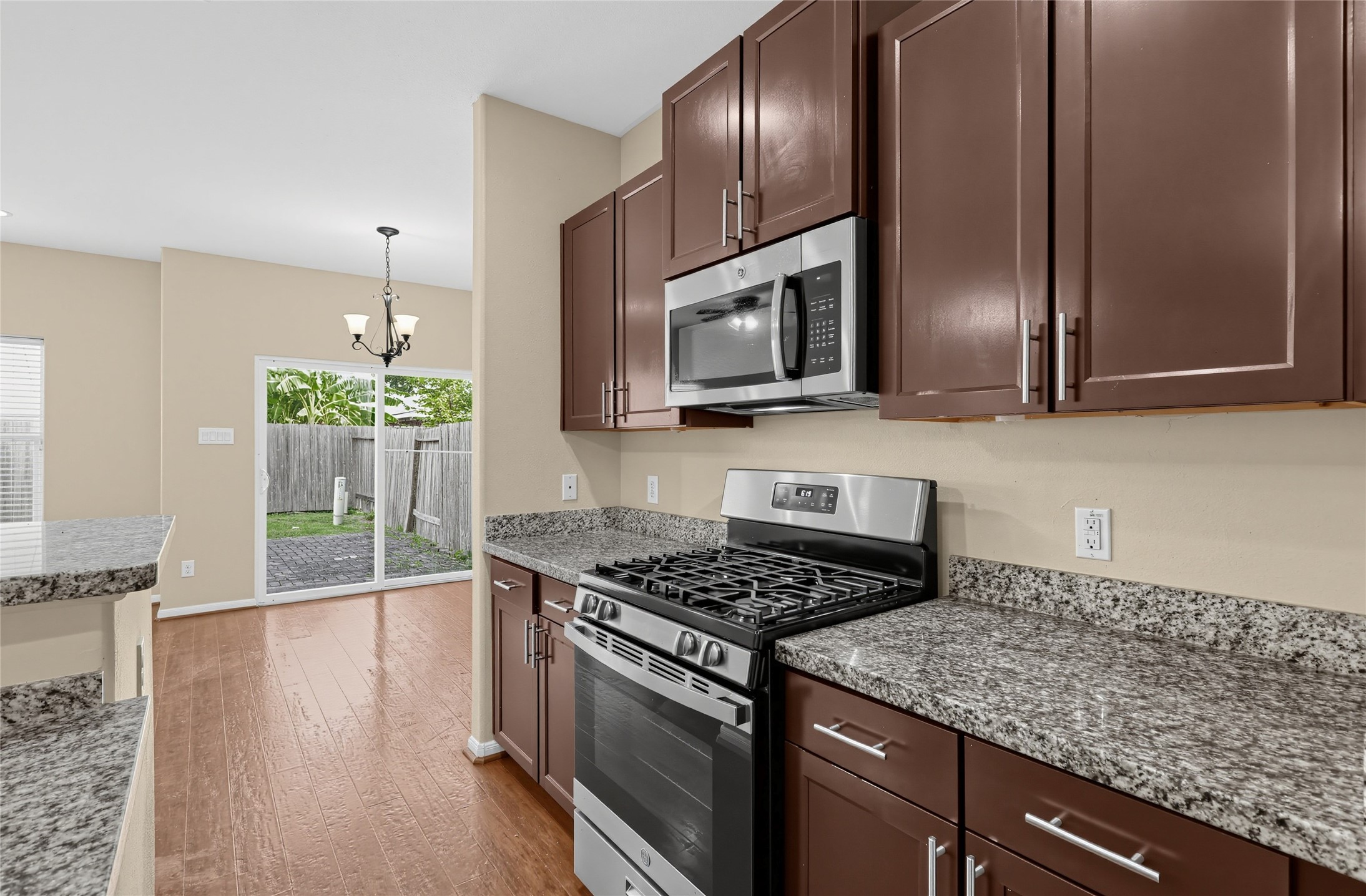 17132 Wilthorne Gardens Court Property Photo 9