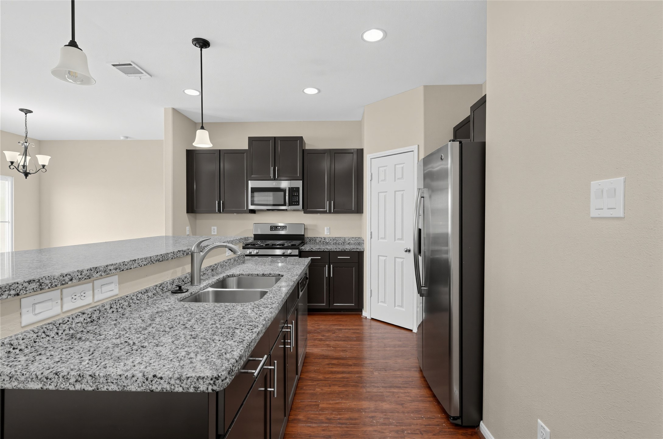 17132 Wilthorne Gardens Court Property Photo 12