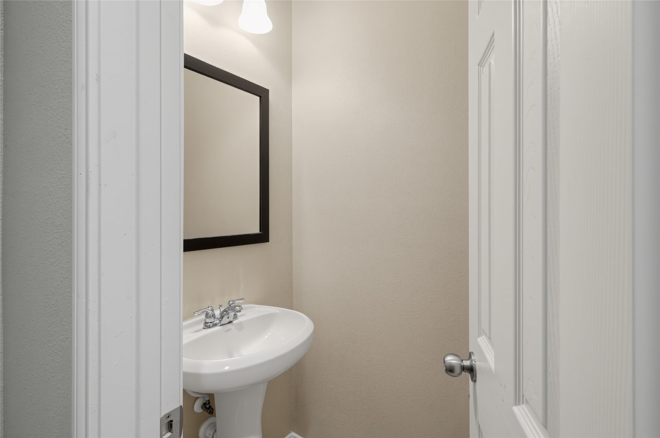 17132 Wilthorne Gardens Court Property Photo 24