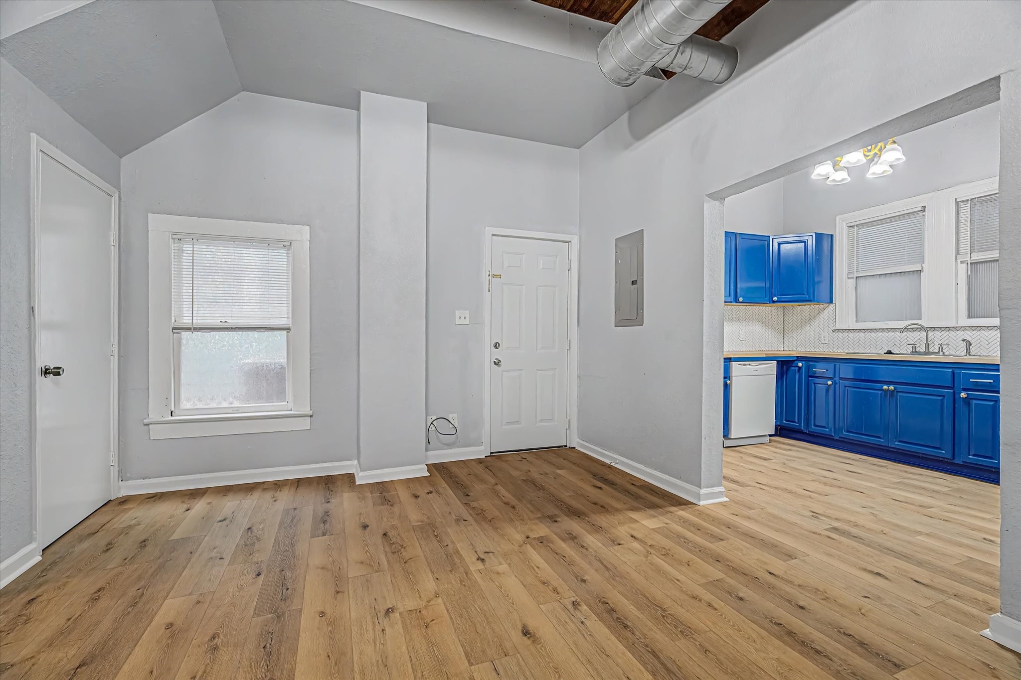 1827 Avenue O 2 Property Photo 1