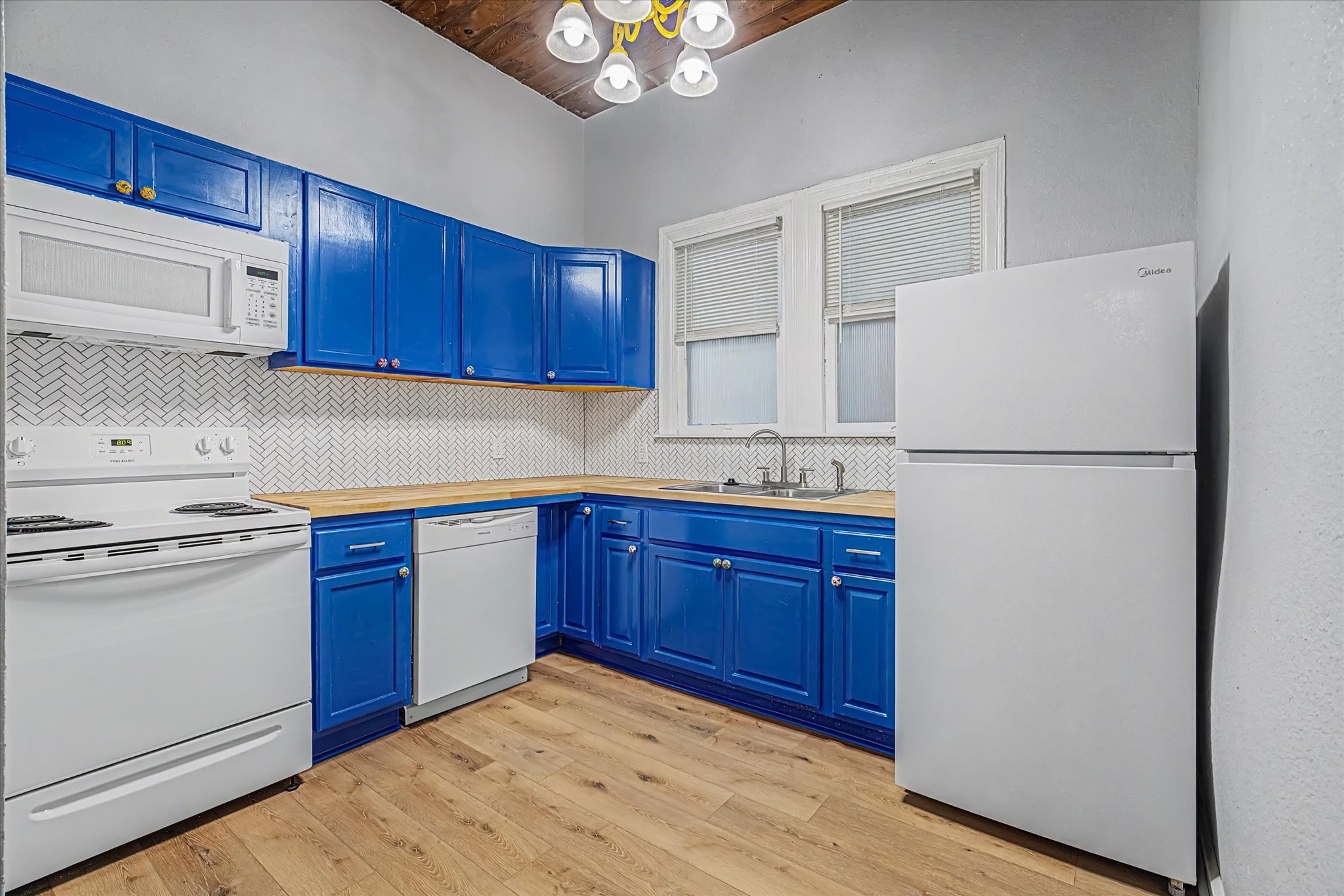 1827 Avenue O 2 Property Photo 10