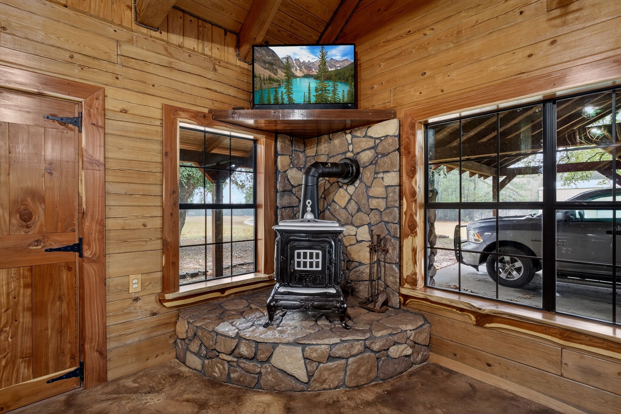 3723 E Fm 256 E Property Photo 4