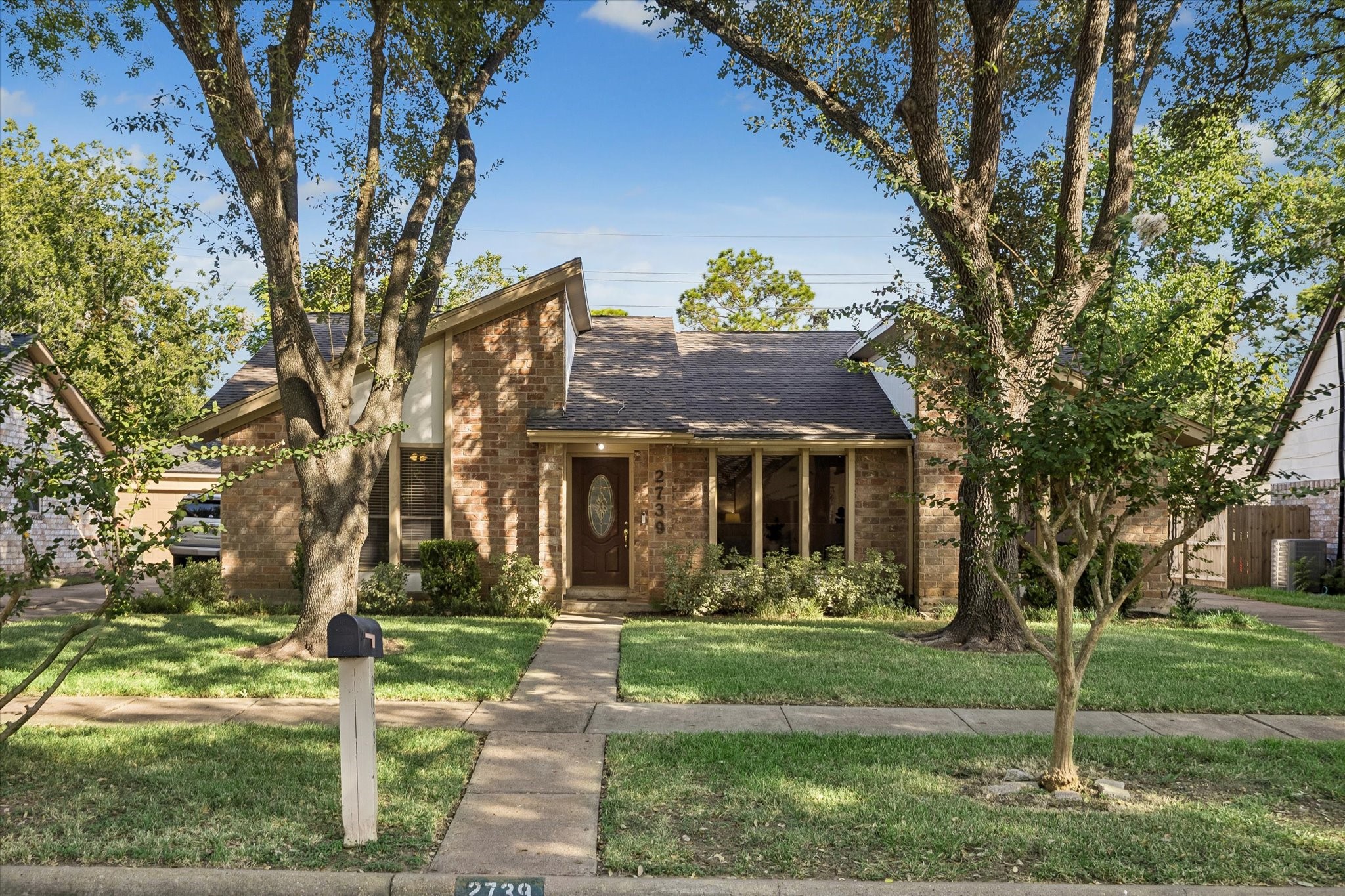 2739 Field Line Drive Property Photo 4