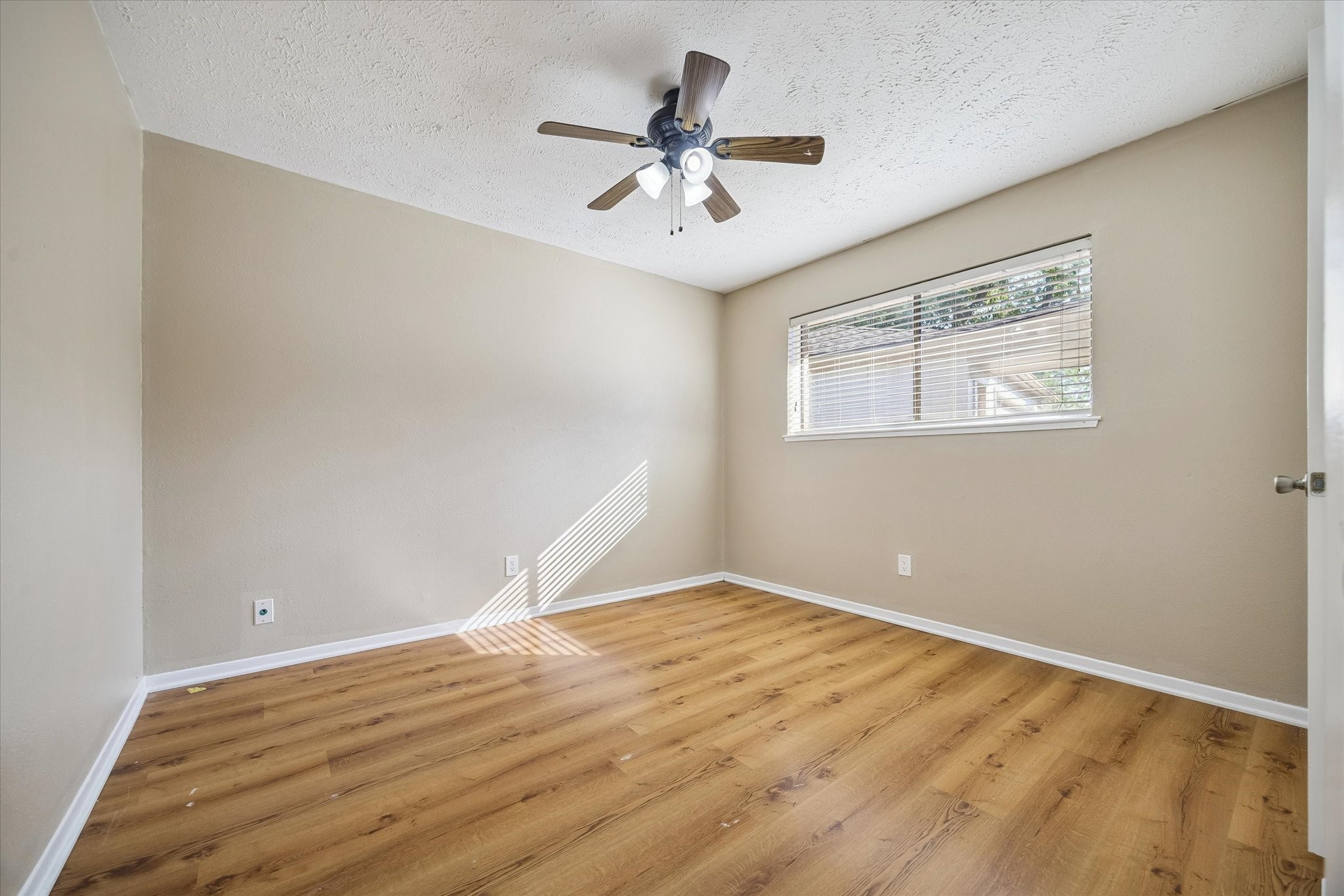 2739 Field Line Drive Property Photo 34