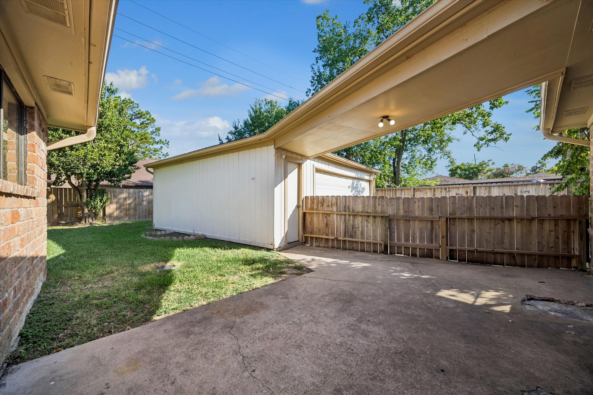 2739 Field Line Drive Property Photo 43