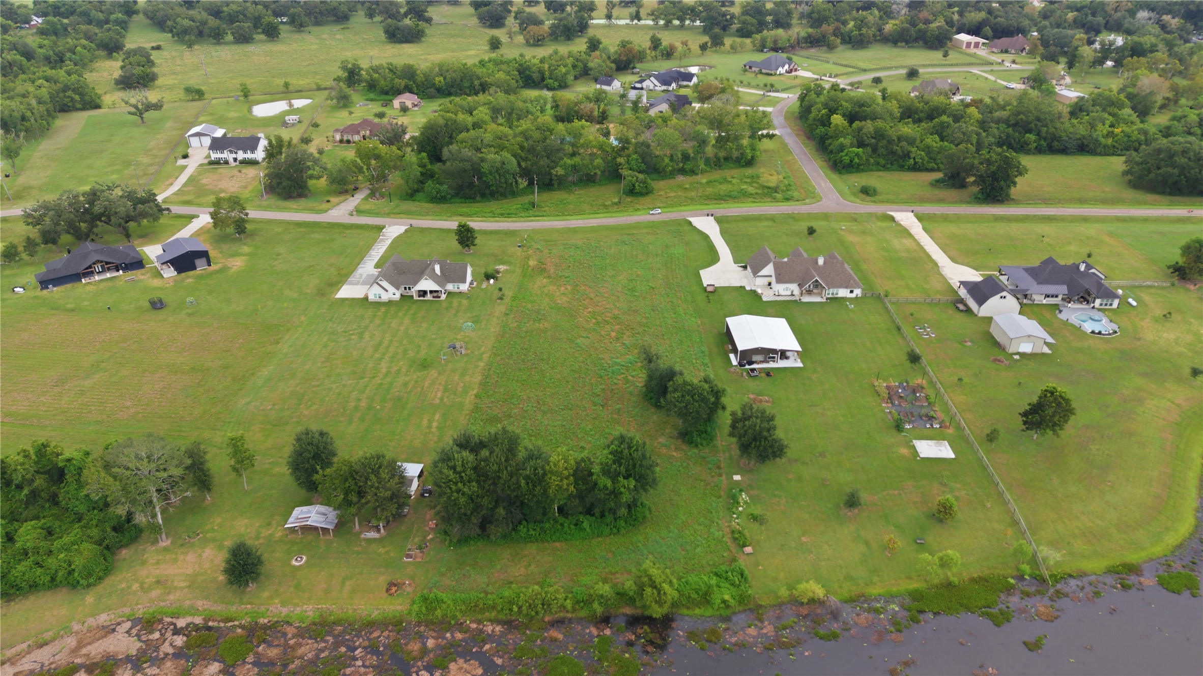 22411 Pittman Drive Property Photo 8