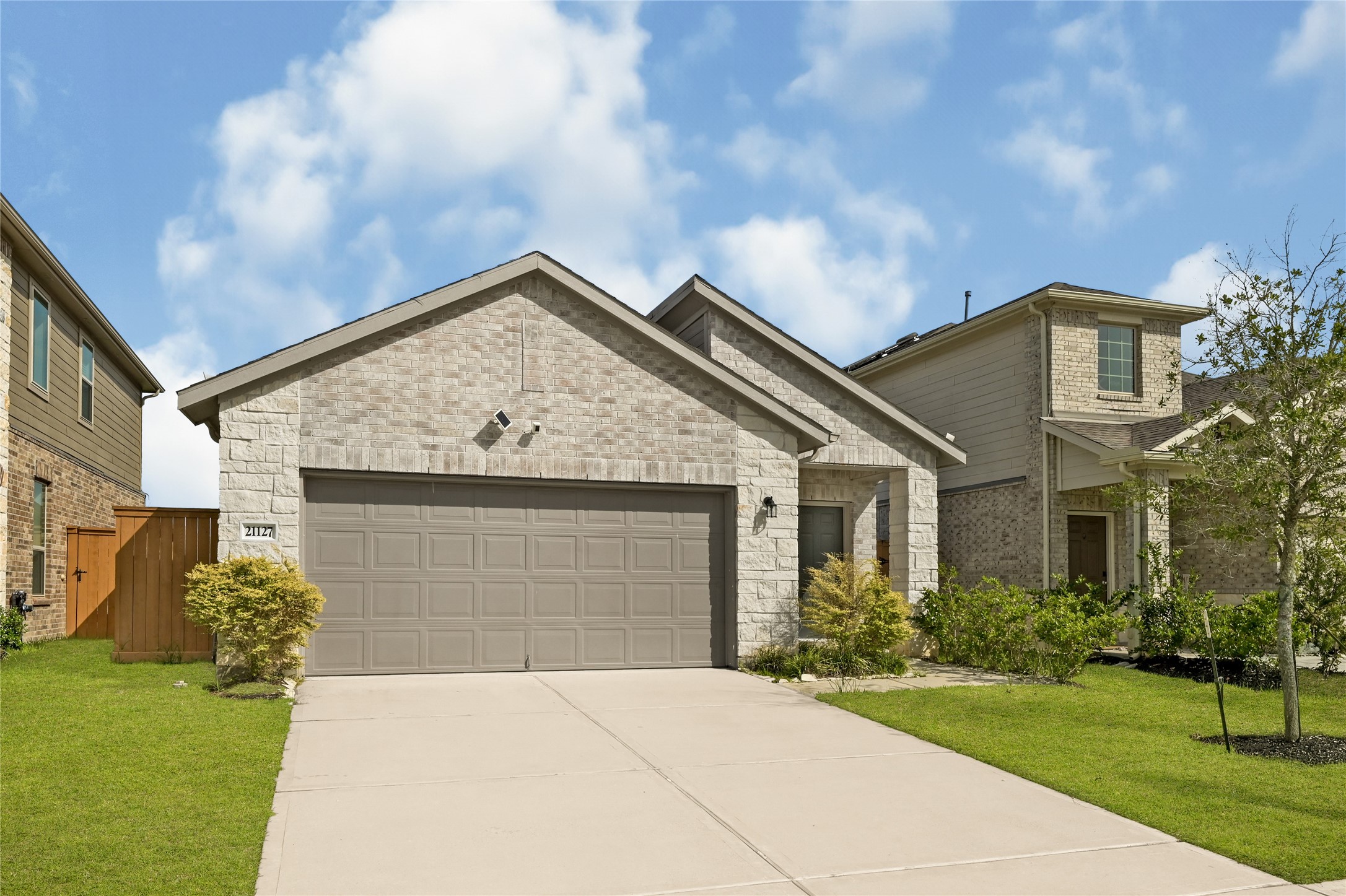 21127 Dolphin Bay Lane Property Photo 2