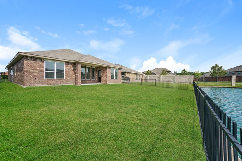 29607 Clover Shore Drive Property Photo 2