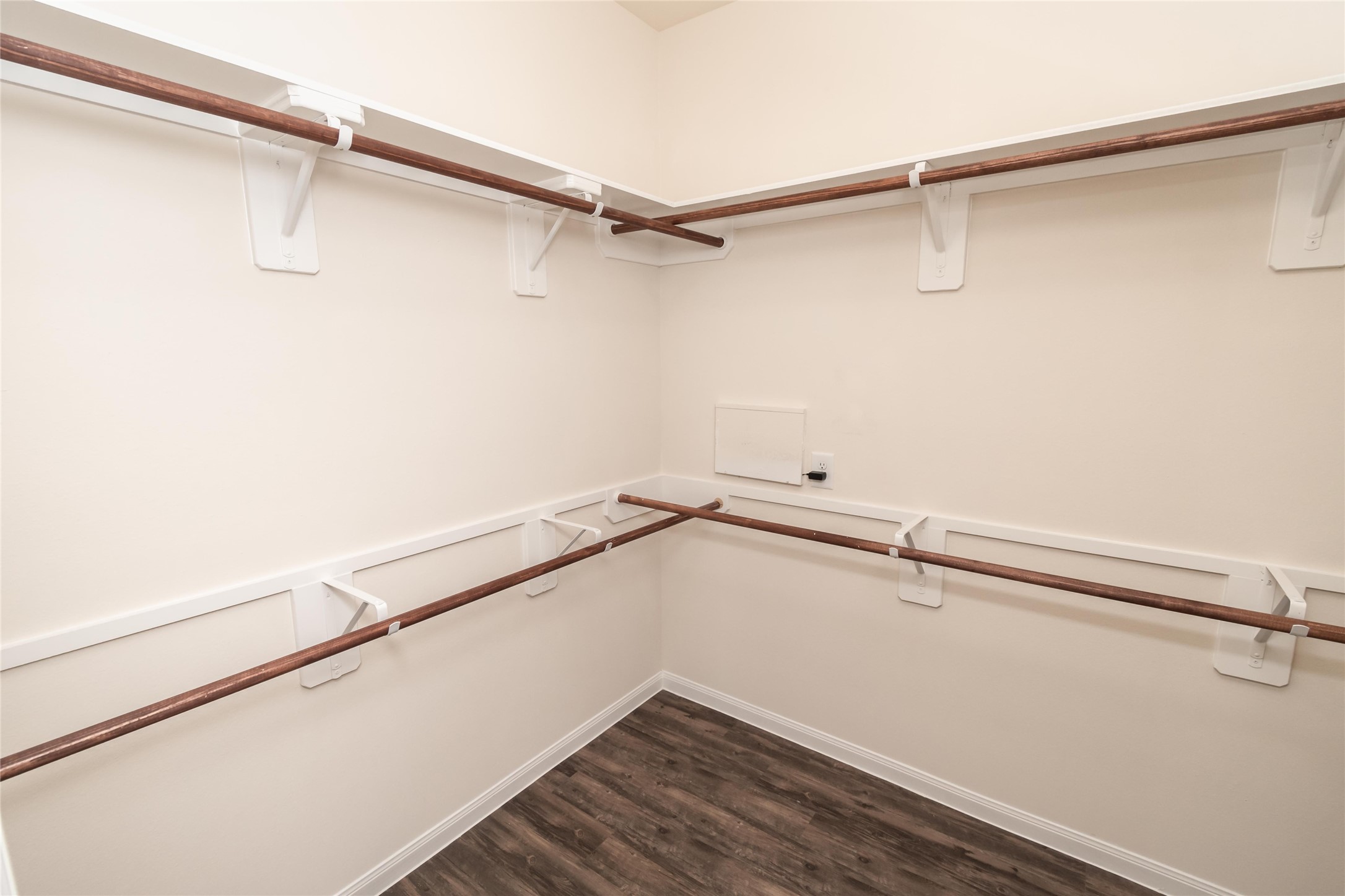 29607 Clover Shore Drive Property Photo 10
