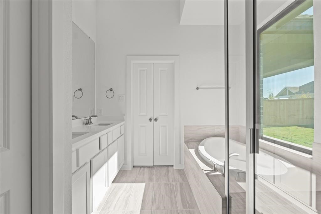 21211 Electric Light Trail Property Photo 9