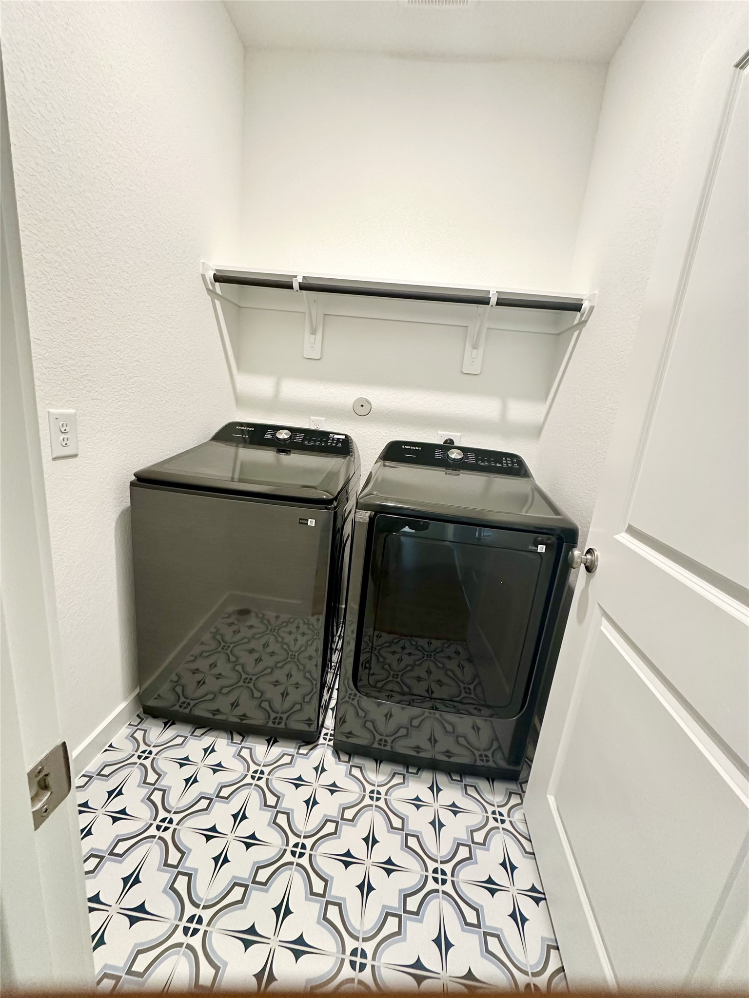 21211 Electric Light Trail Property Photo 16