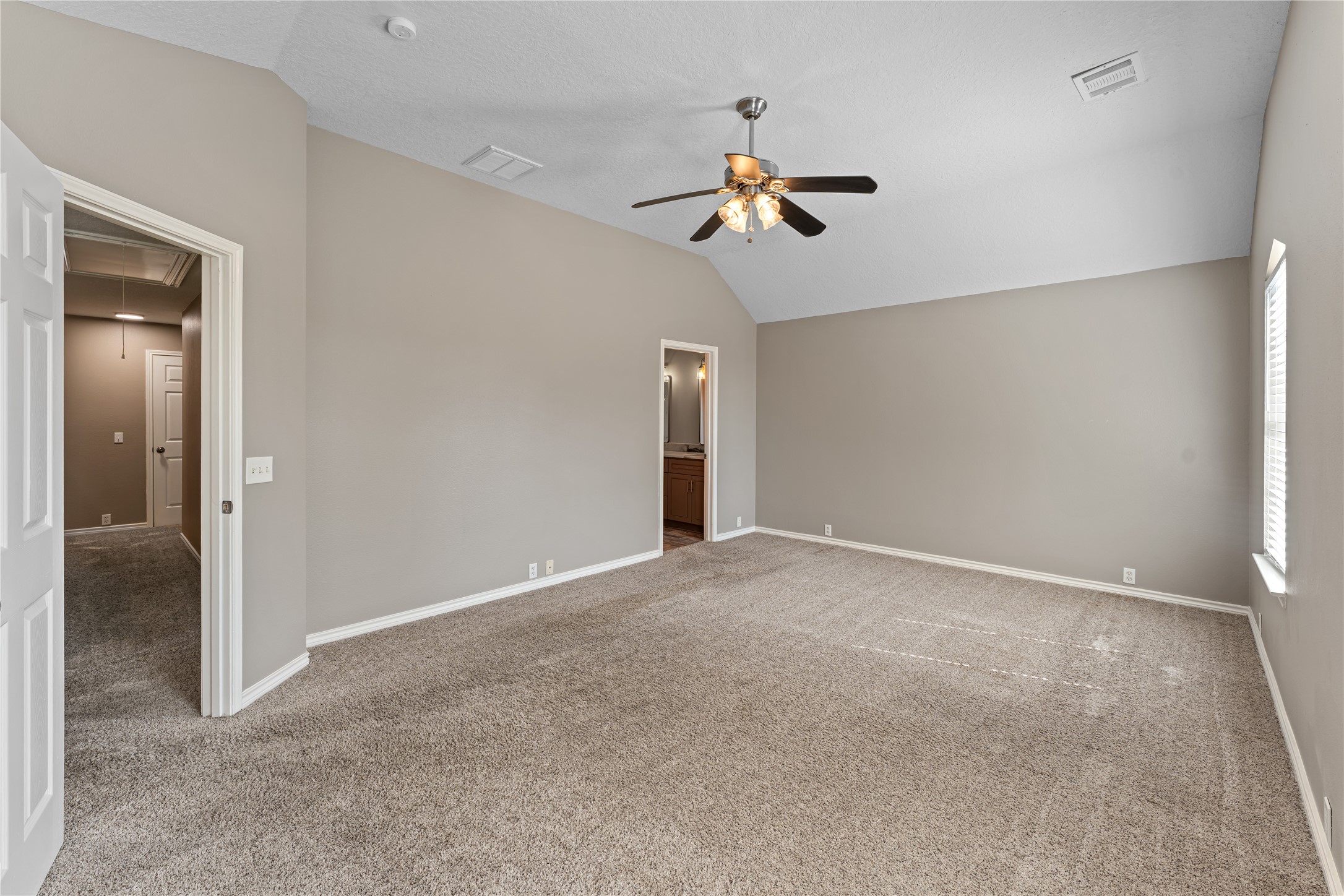 11018 Redhaven Court Property Photo 7
