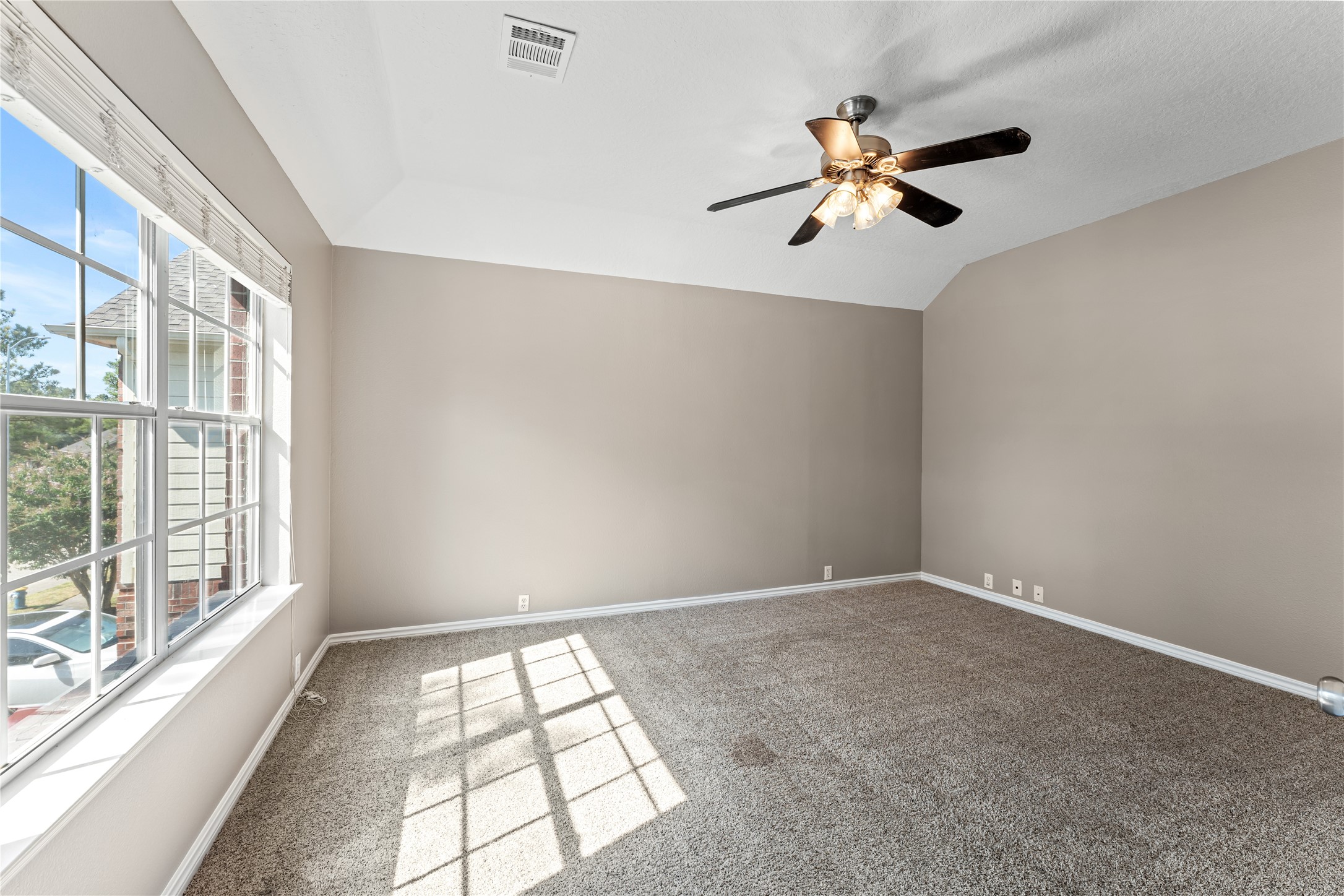 11018 Redhaven Court Property Photo 8